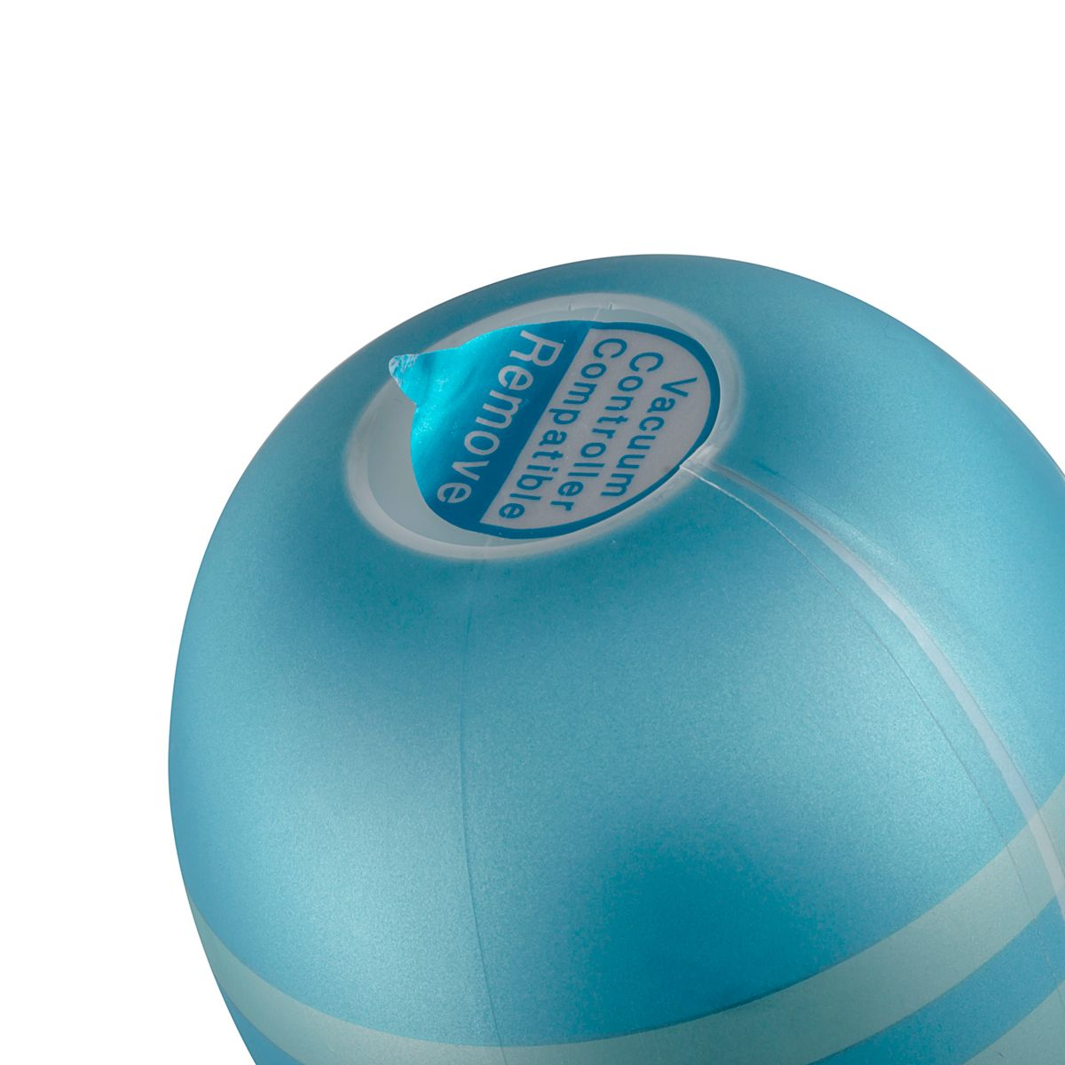 Ein hellblaues Staubsaugerteil mit dem Label 'Remove'. Weißer Hintergrund.