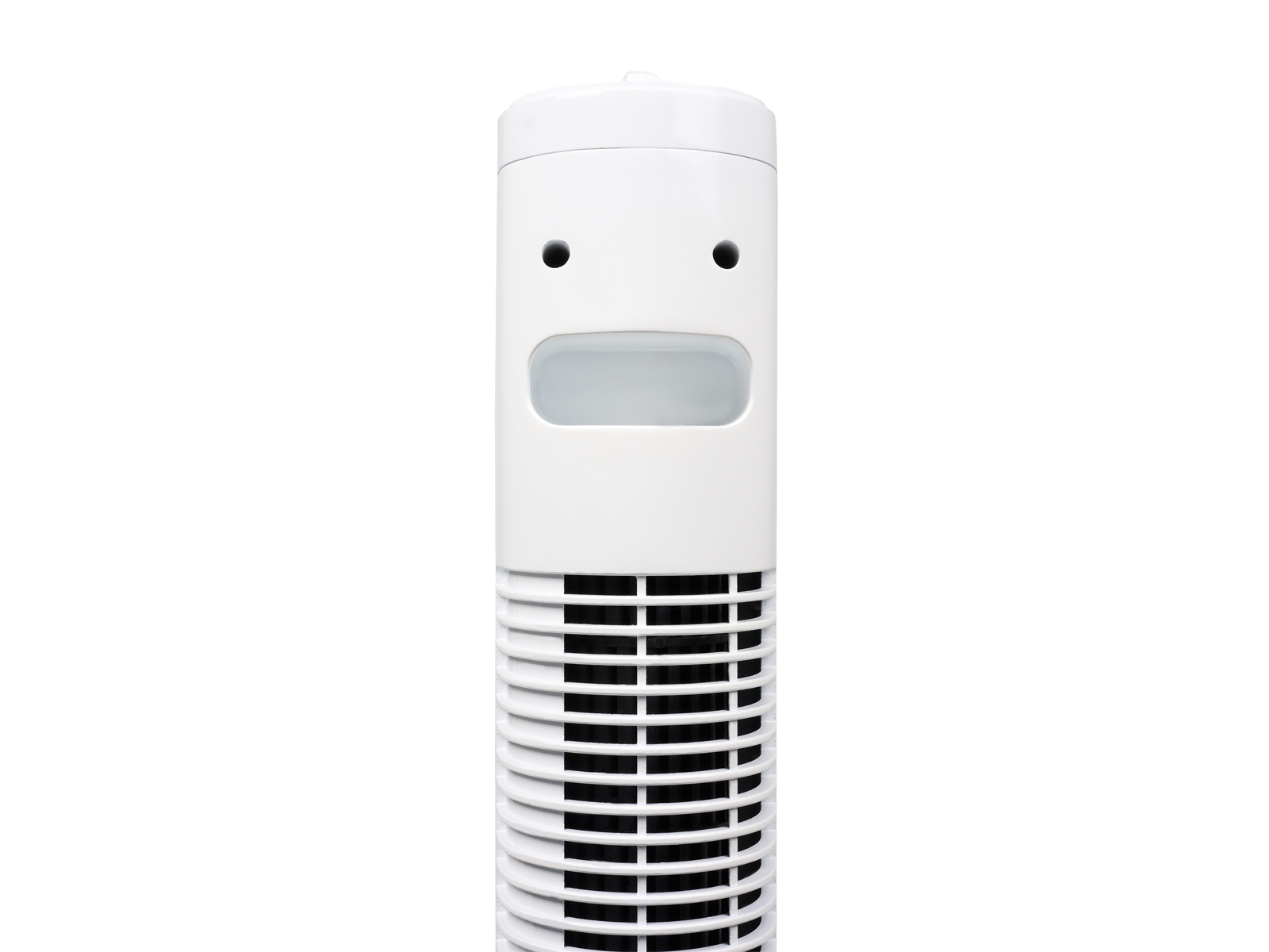 Ein weißer Turmventilator mit einem einzigartigen gesichtsähnlichen Design auf der Vorderseite.