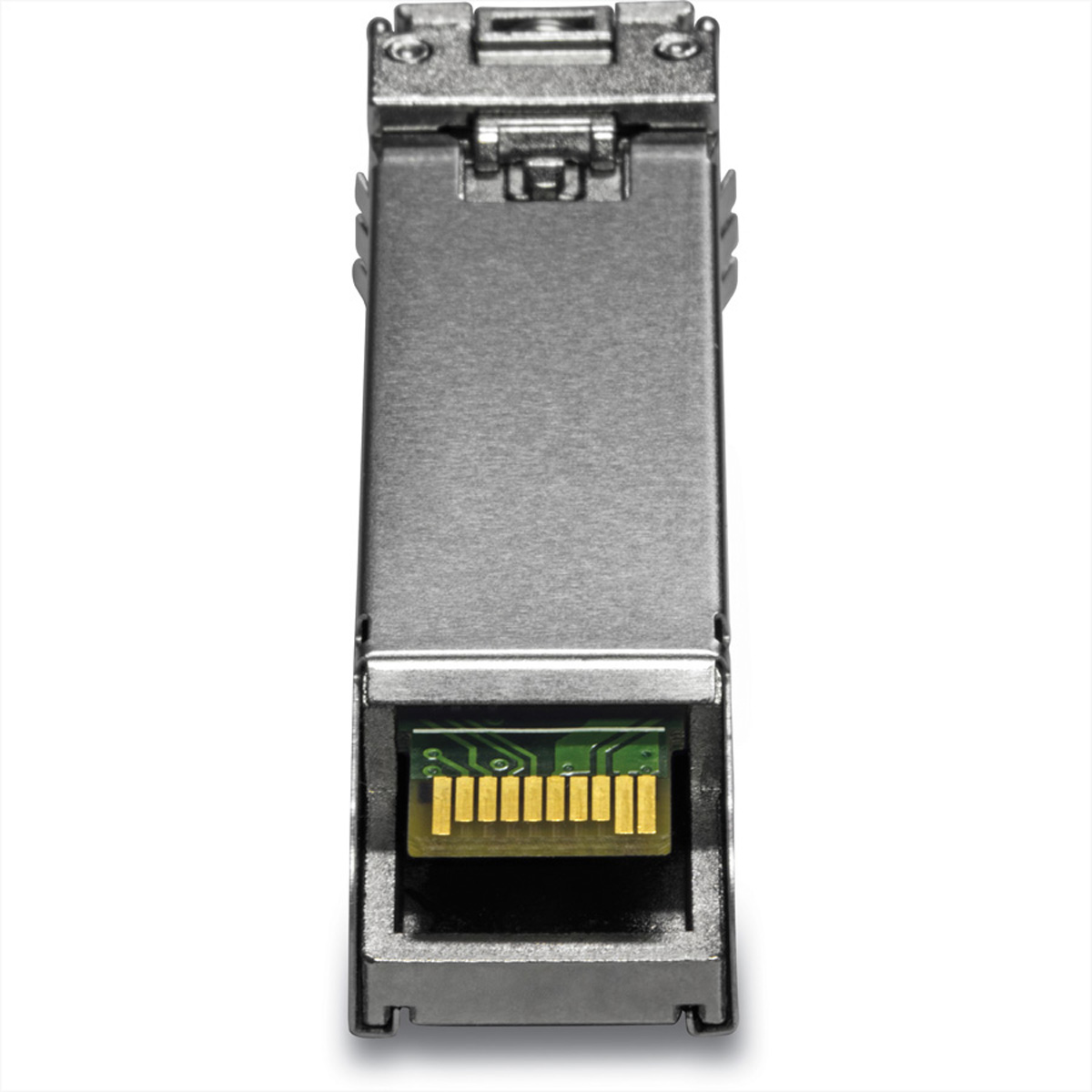 Silbernes Metallbauteil mit grüner Leiterplatte im Inneren, isoliert auf weißem Hintergrund.