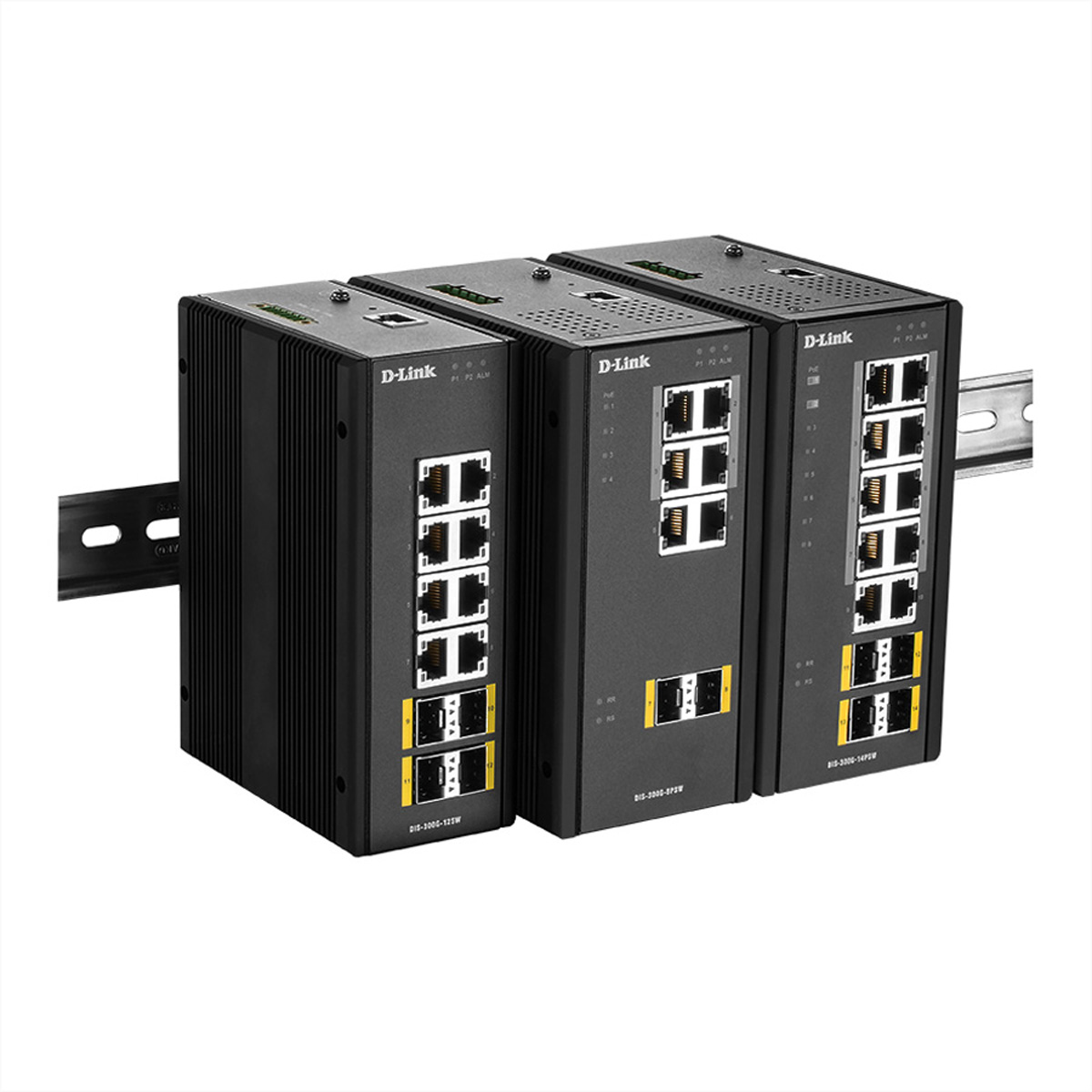 Tre switch di rete neri su una guida.