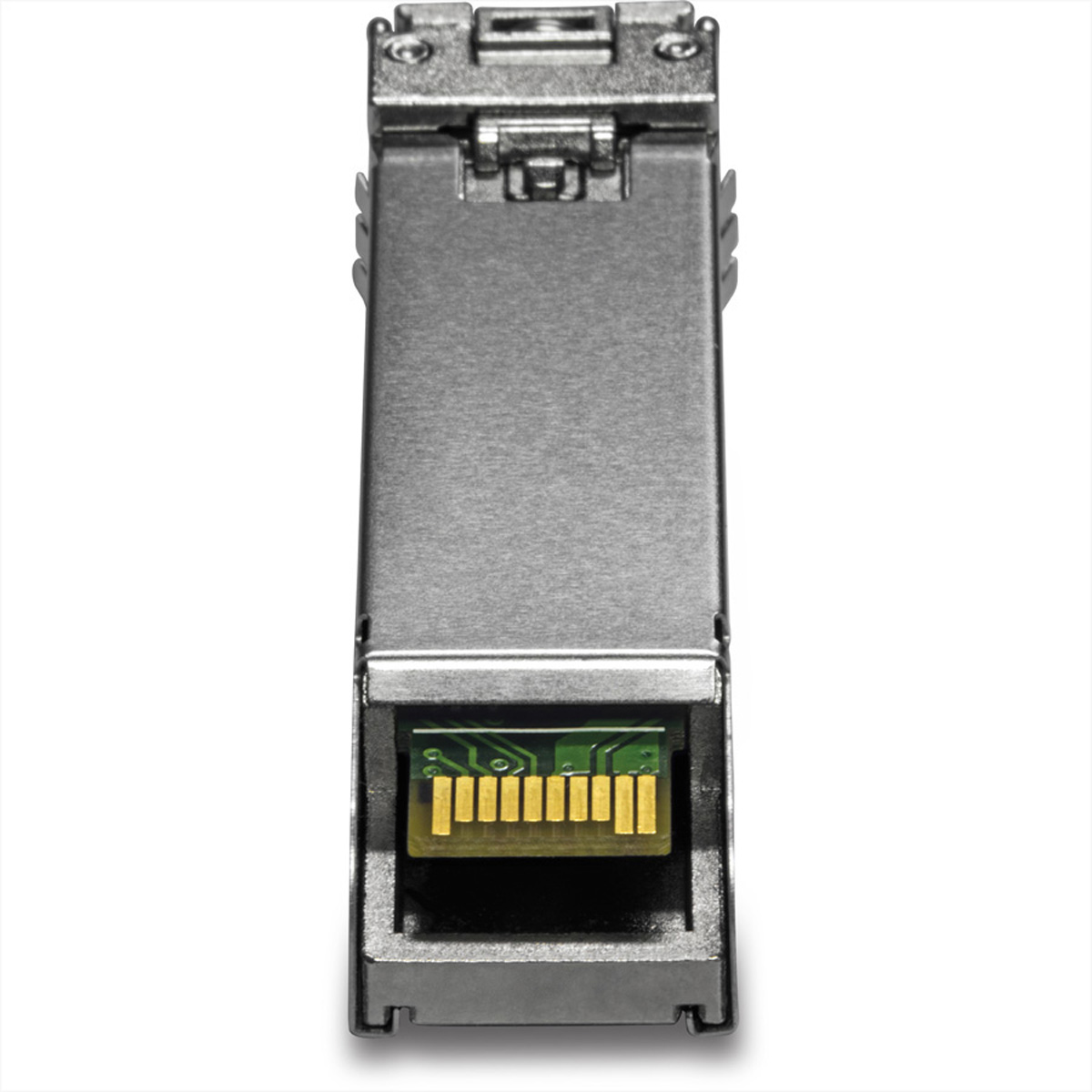 Silbernes SFP-Transceiver-Modul mit goldfarbenem Stecker. Das Modul ist auf weißem Hintergrund isoliert.