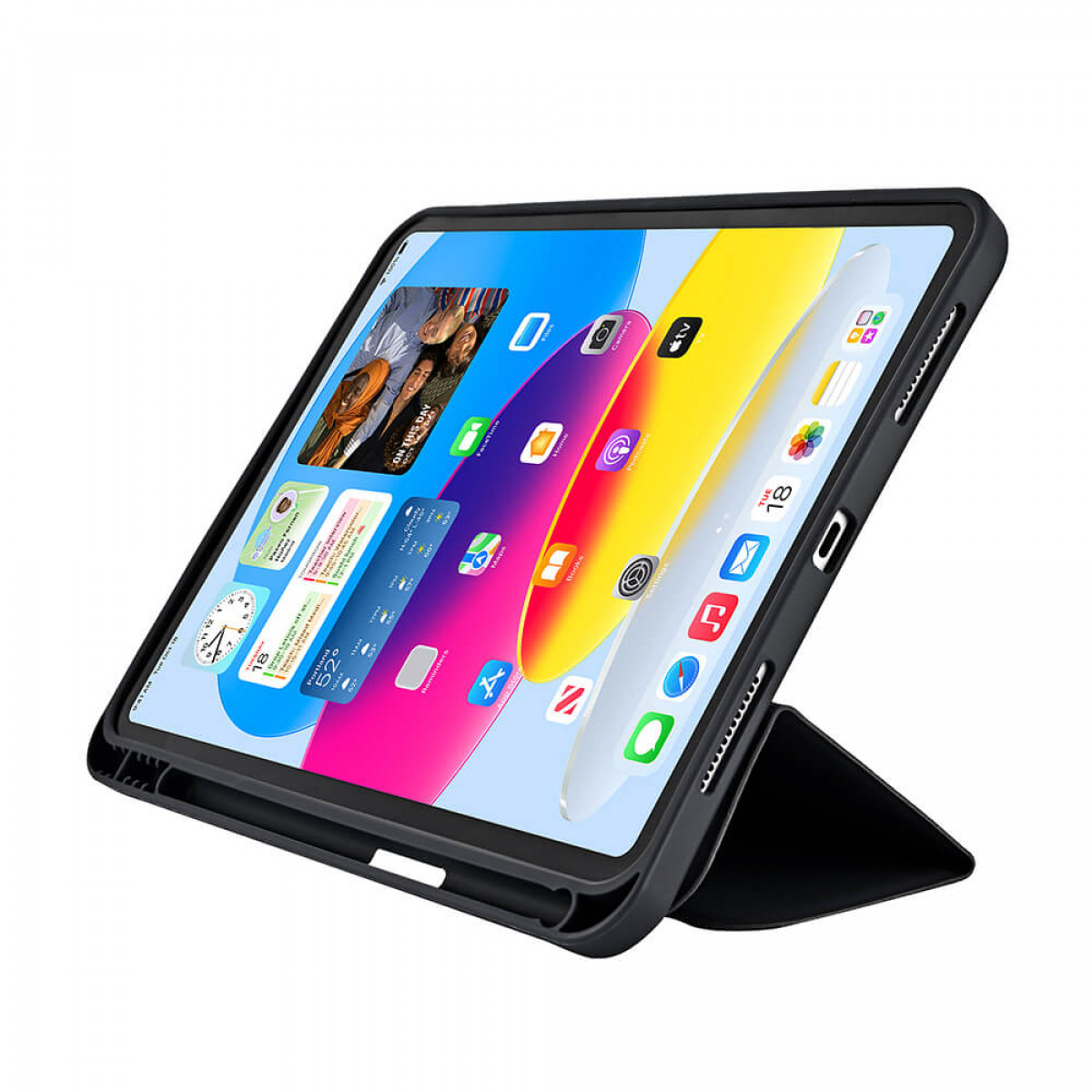 Schwarzes Tablet mit Hülle auf einem Ständer, zeigt einen Bildschirm mit Apps.