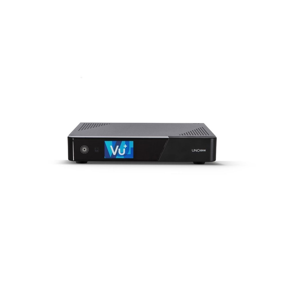 Schwarzer Vu+ Uno 4k SE Receiver auf weißem Untergrund. Die Vorderseite zeigt ein Display.