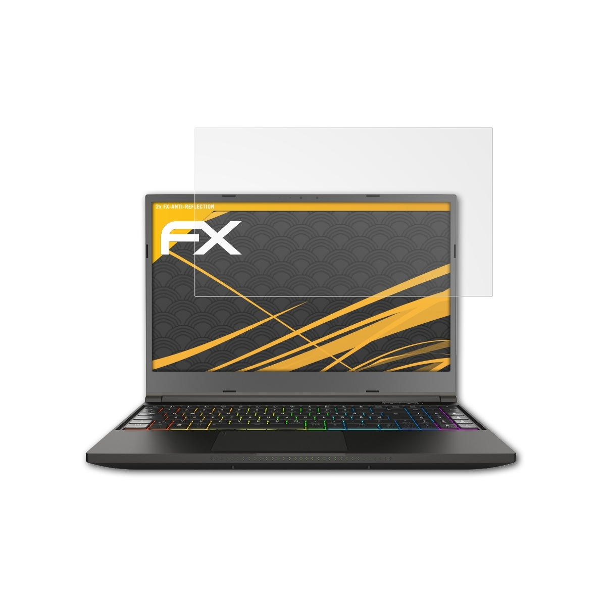 Laptop mit Displayschutz. Schwarzer Laptop geöffnet, klarer Displayschutz auf dem Bildschirm, weißer Hintergrund.
