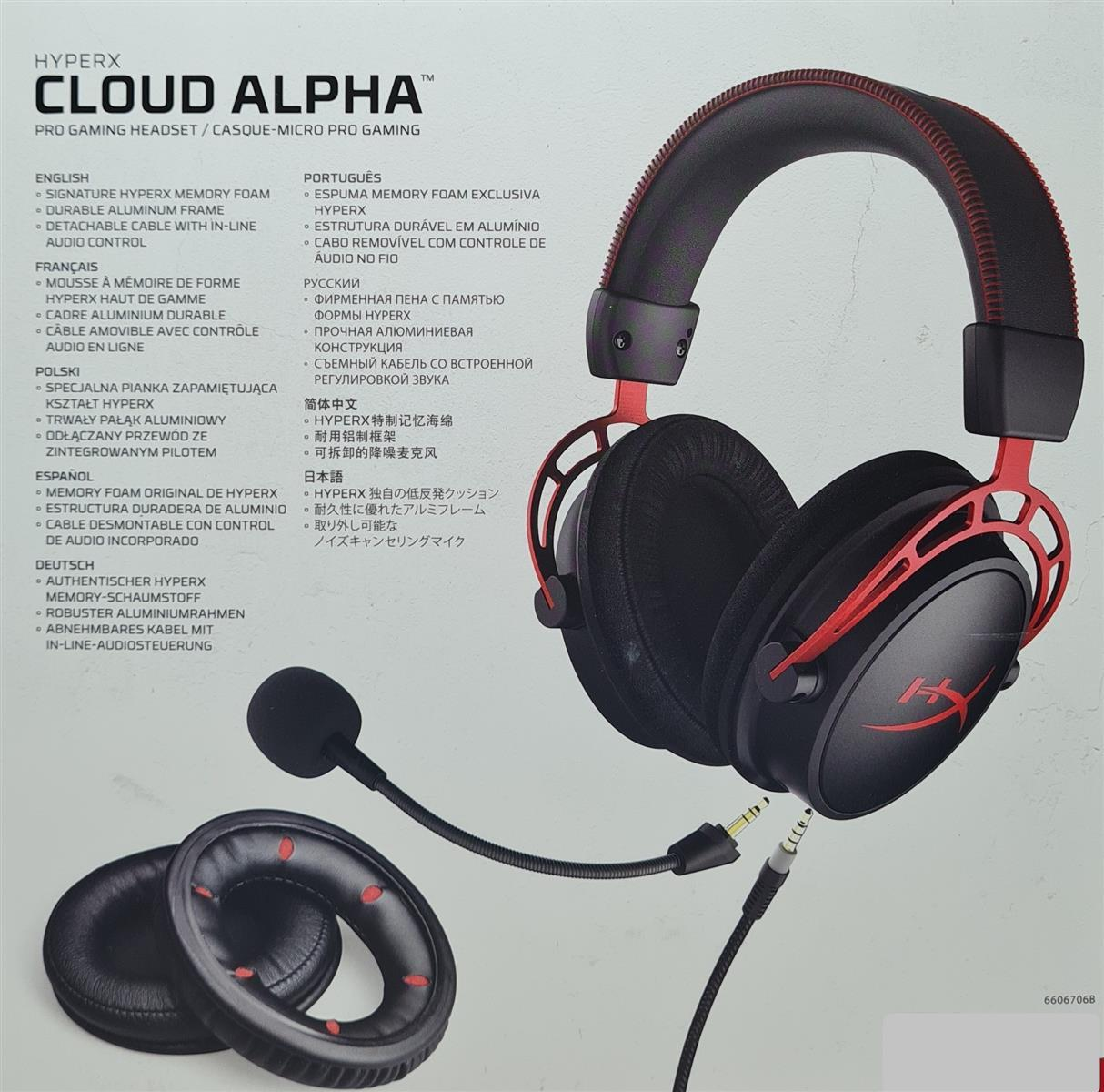 Schwarzes und rotes HyperX Cloud Alpha Gaming-Headset mit Zubehör.