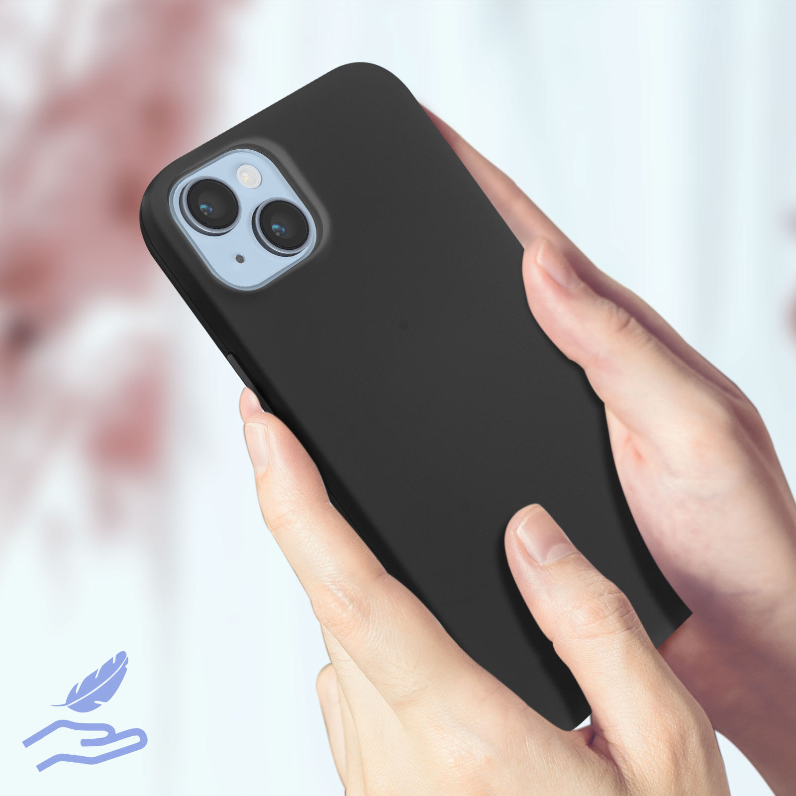 Coque de téléphone noire tenue en mains. Montre les lentilles de l'appareil photo. Icône de plume bleue.