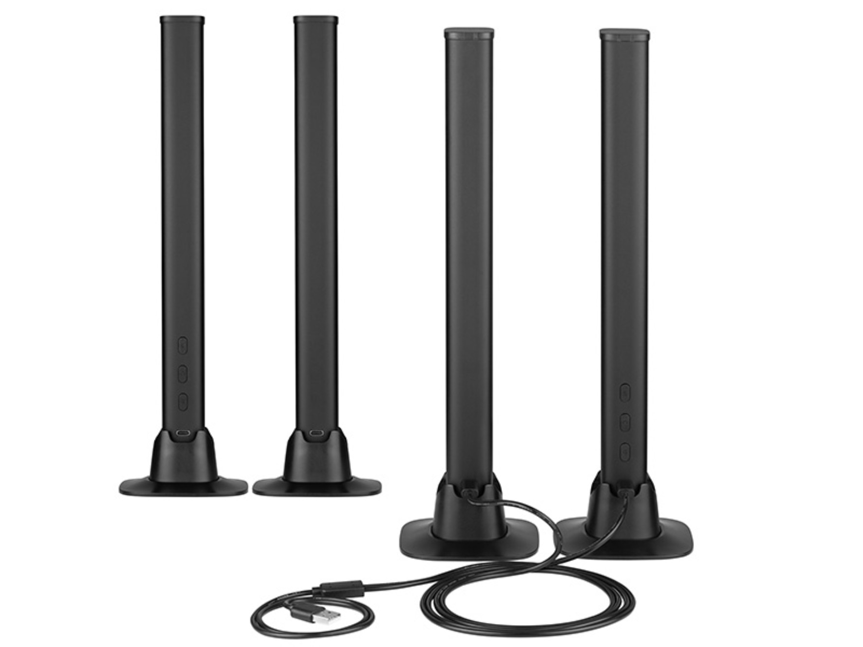 Cztery czarne głośniki wieżowe z przewodem i złączem USB.