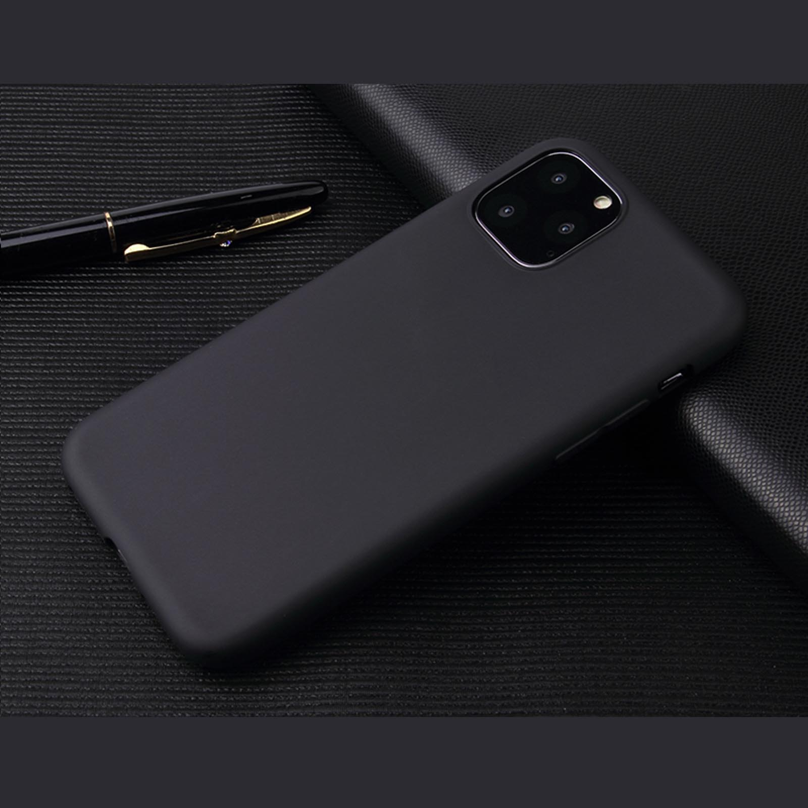 Eine schwarze Handyhülle auf dunkler Oberfläche. Die Hülle hat einen quadratischen Kameraausschnitt und eine glatte, matte Textur.