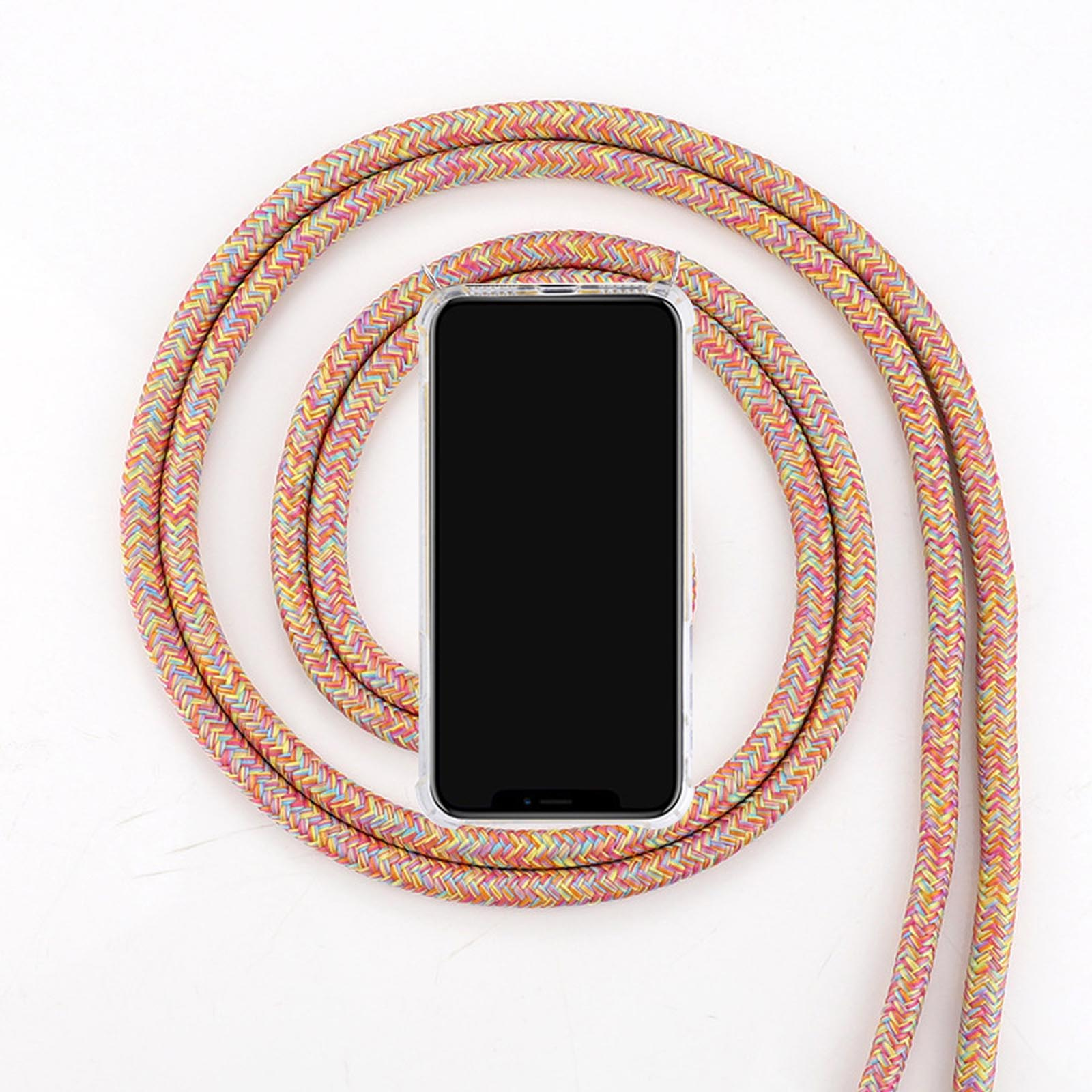 Ein schwarzes Telefon mit einem Regenbogenfarbenen Seilriemen auf weißem Untergrund.