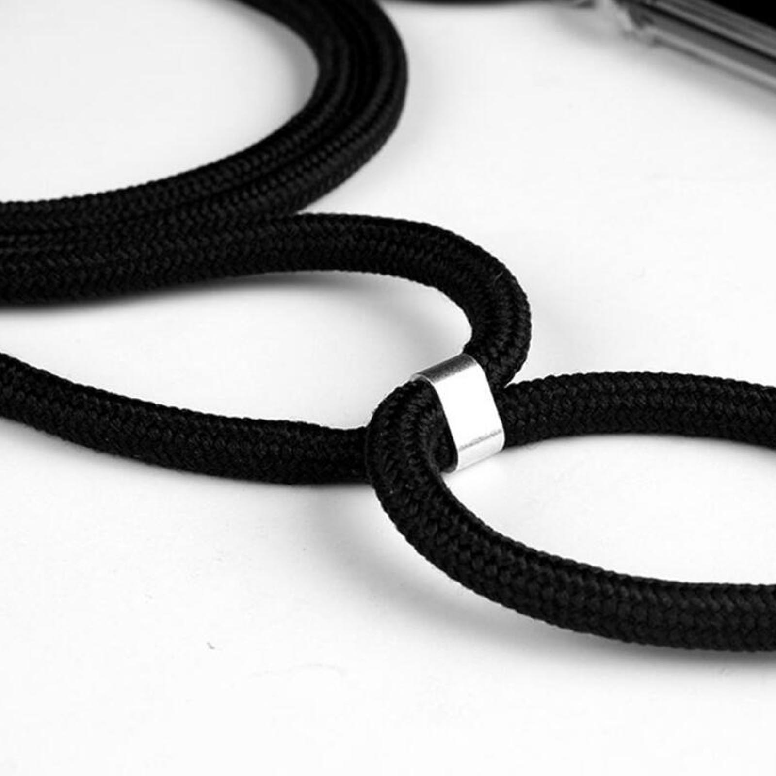 Ein schwarzes Seil mit silbernem Ring auf weißem Untergrund.