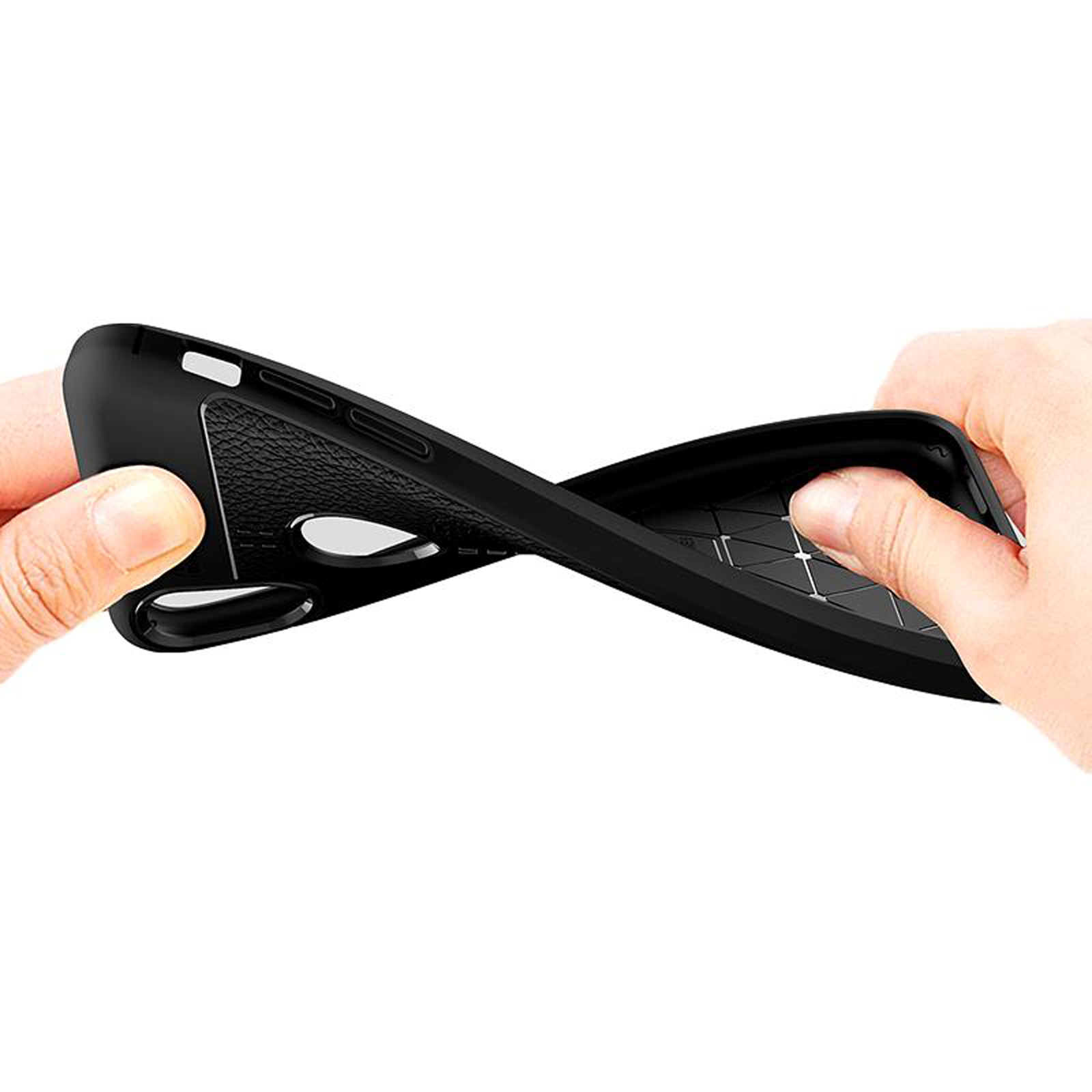 Hände biegen eine schwarze Handyhülle.