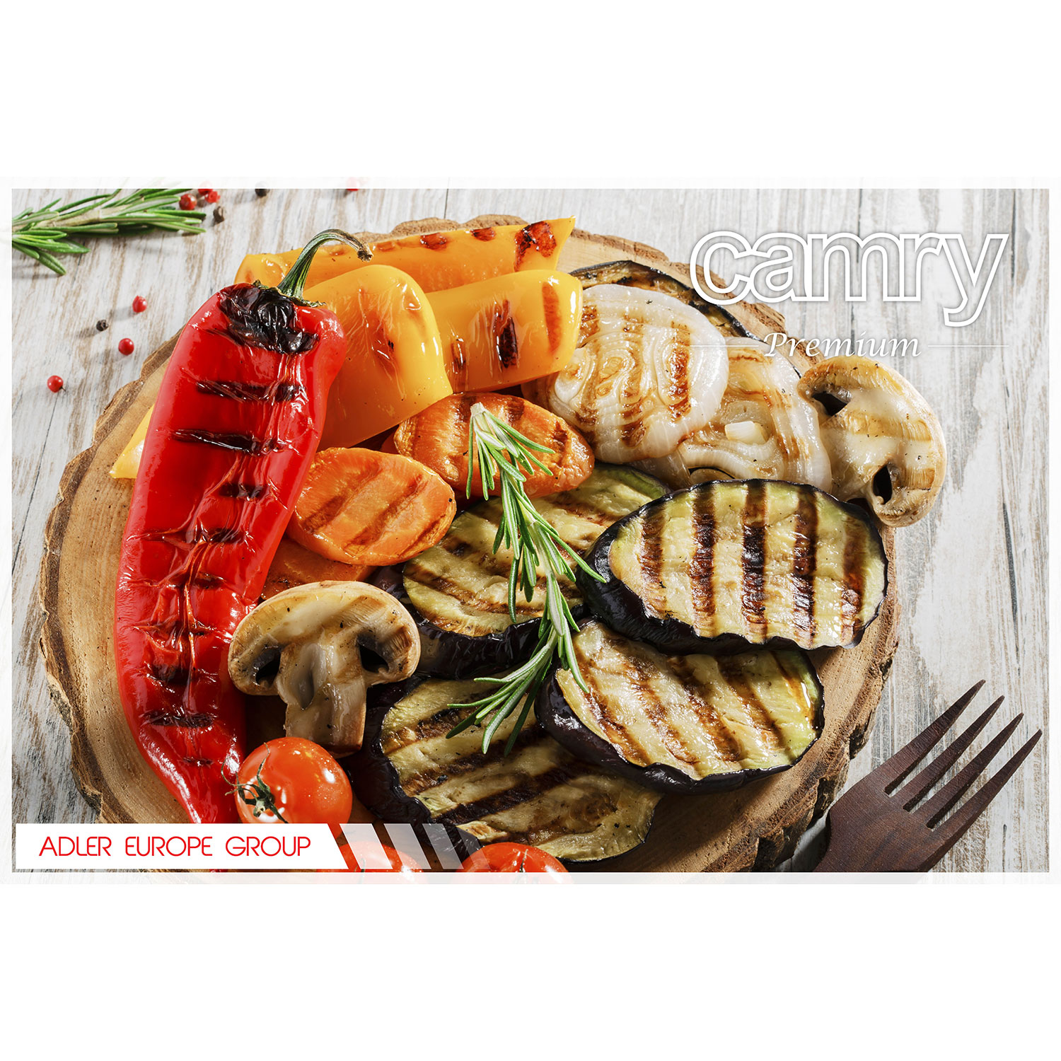 Verdure grigliate su tagliere: peperoni, melanzane, funghi, pomodori.
