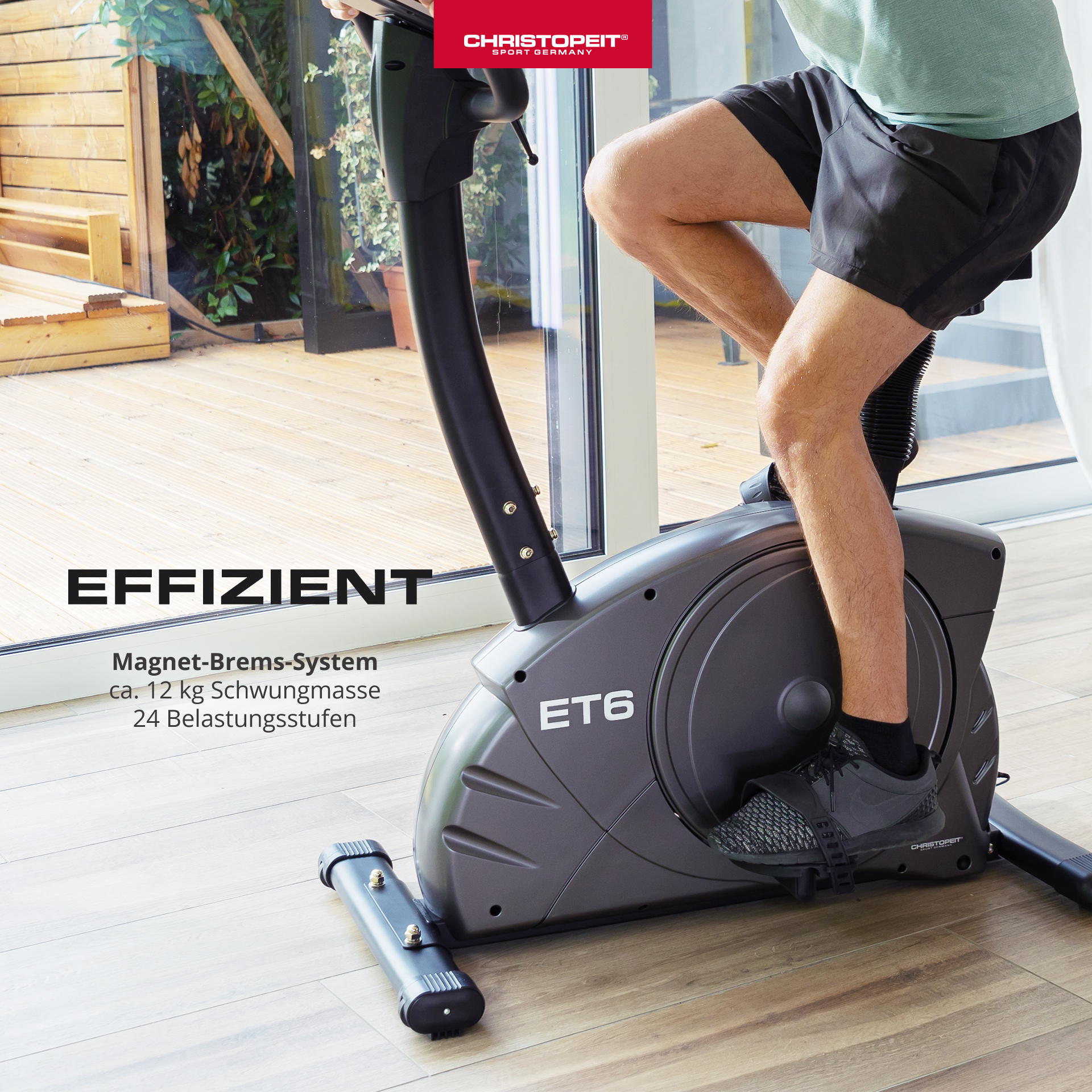 Ein Mann fährt ein Heimtrainer, mit Text über Effizienz und Funktionen an der Seite.
