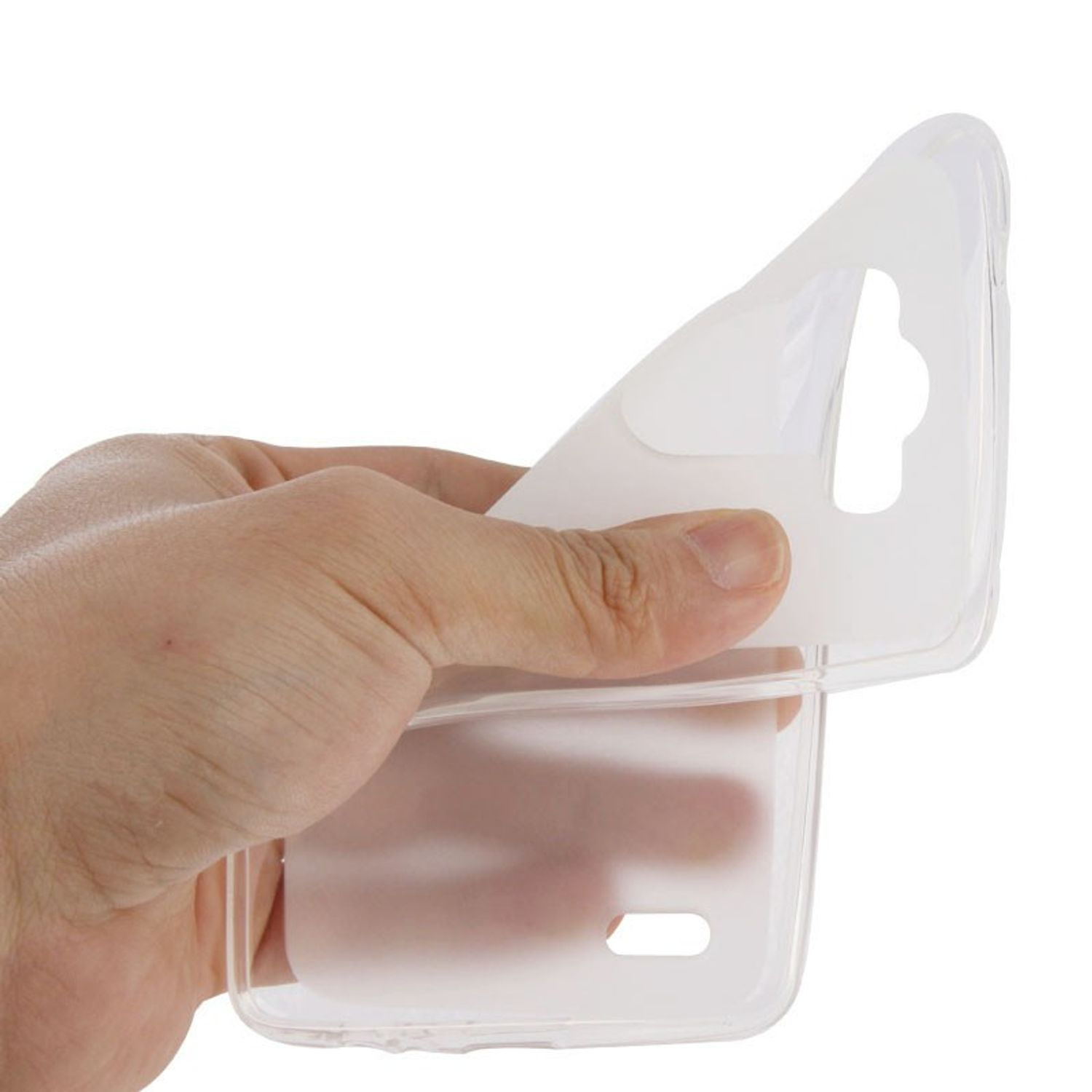 Hand hält eine transparente Handyhülle. Die Hülle ist geöffnet. Weißer Hintergrund.