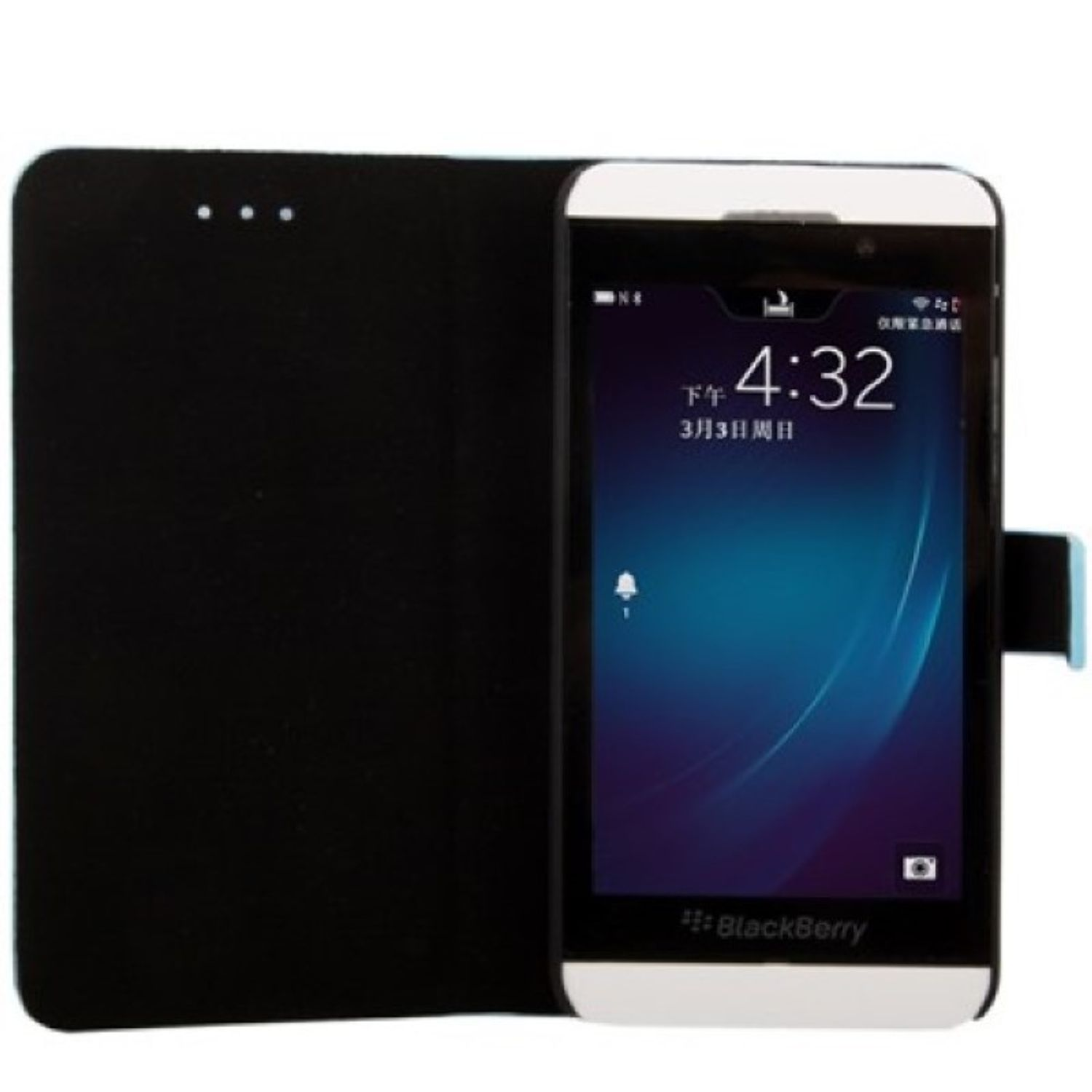 BlackBerry-Telefon in schwarzem Gehäuse, Bildschirm an, Zeit wird angezeigt. Weißer Hintergrund.
