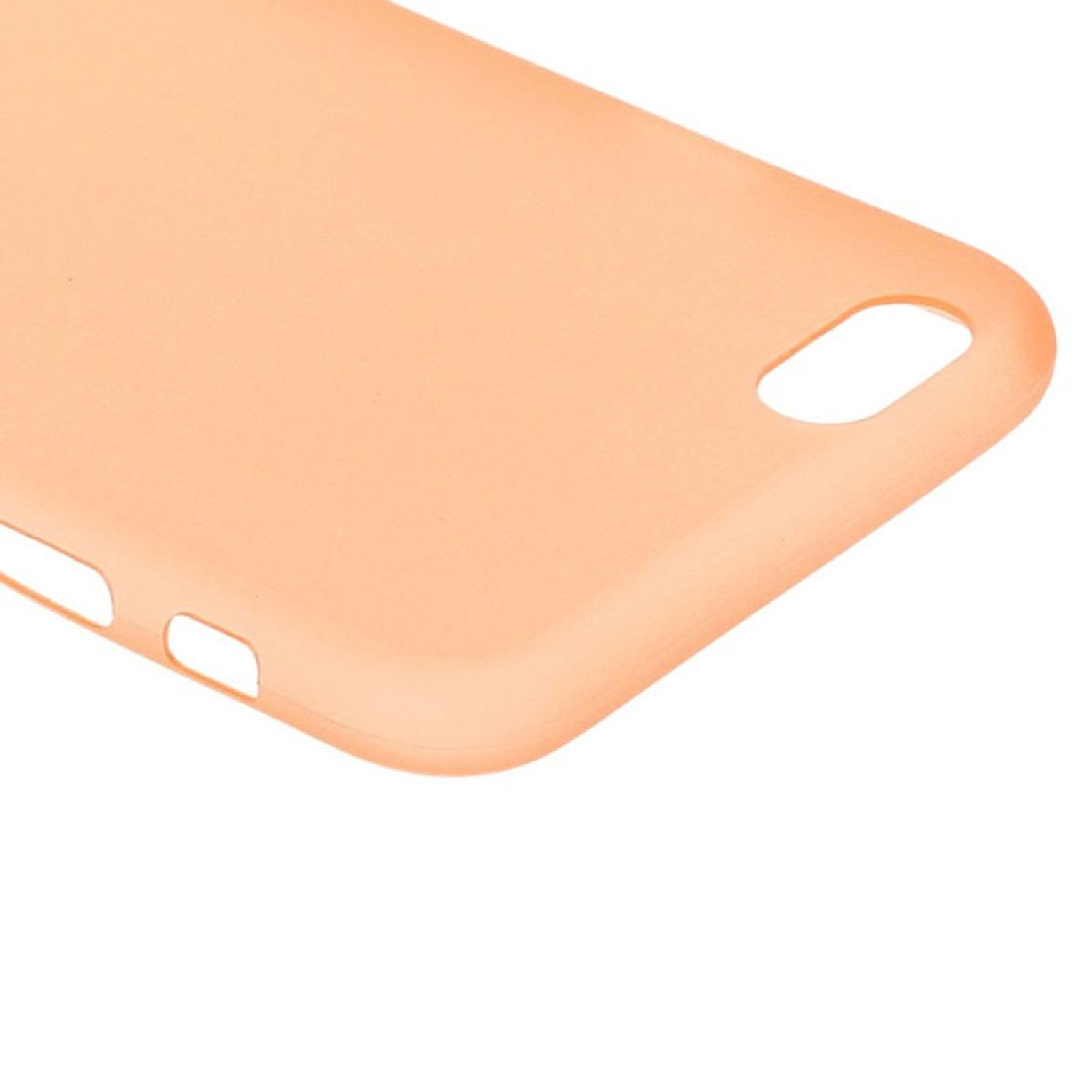 Ecke einer orangefarbenen Handyhülle. Weißer Hintergrund. Nahaufnahme.