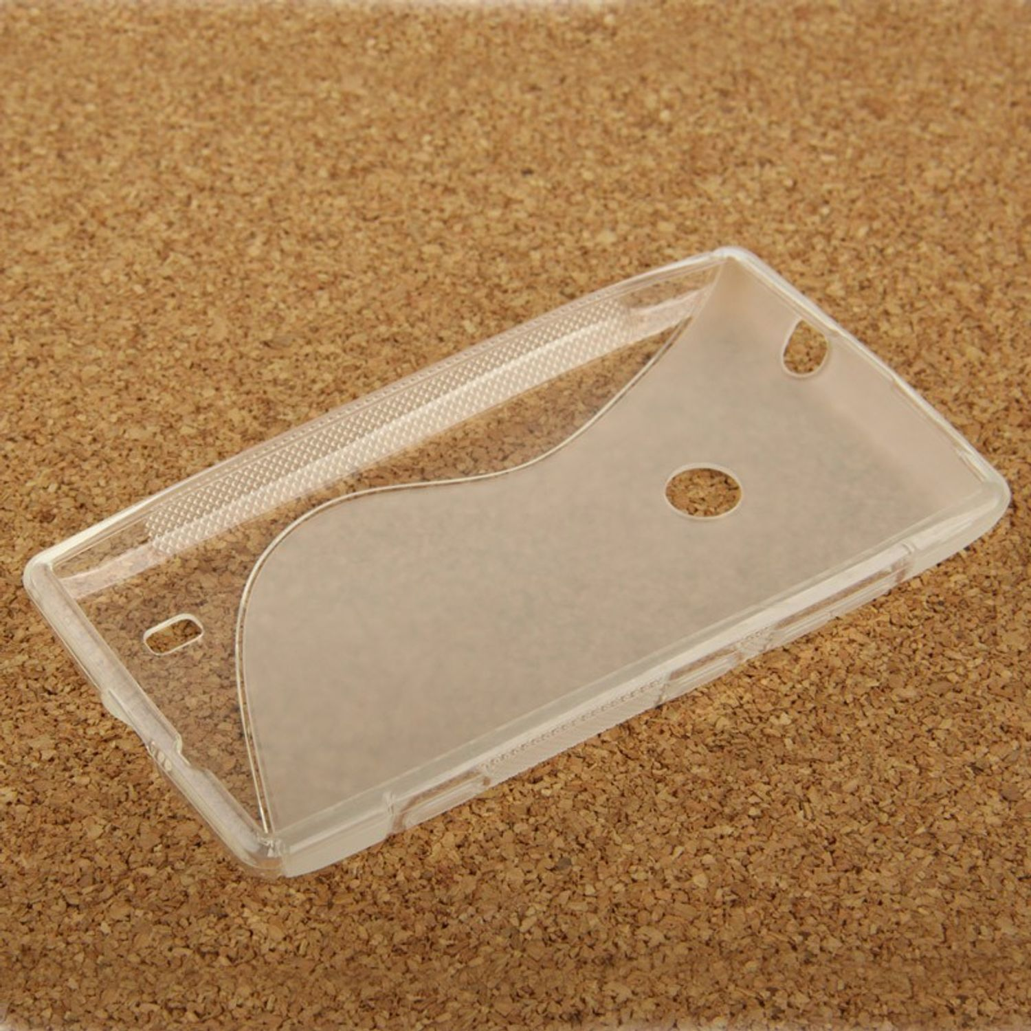 Eine transparente Handyhülle mit wellenförmigem Design auf einer strukturierten braunen Oberfläche.
