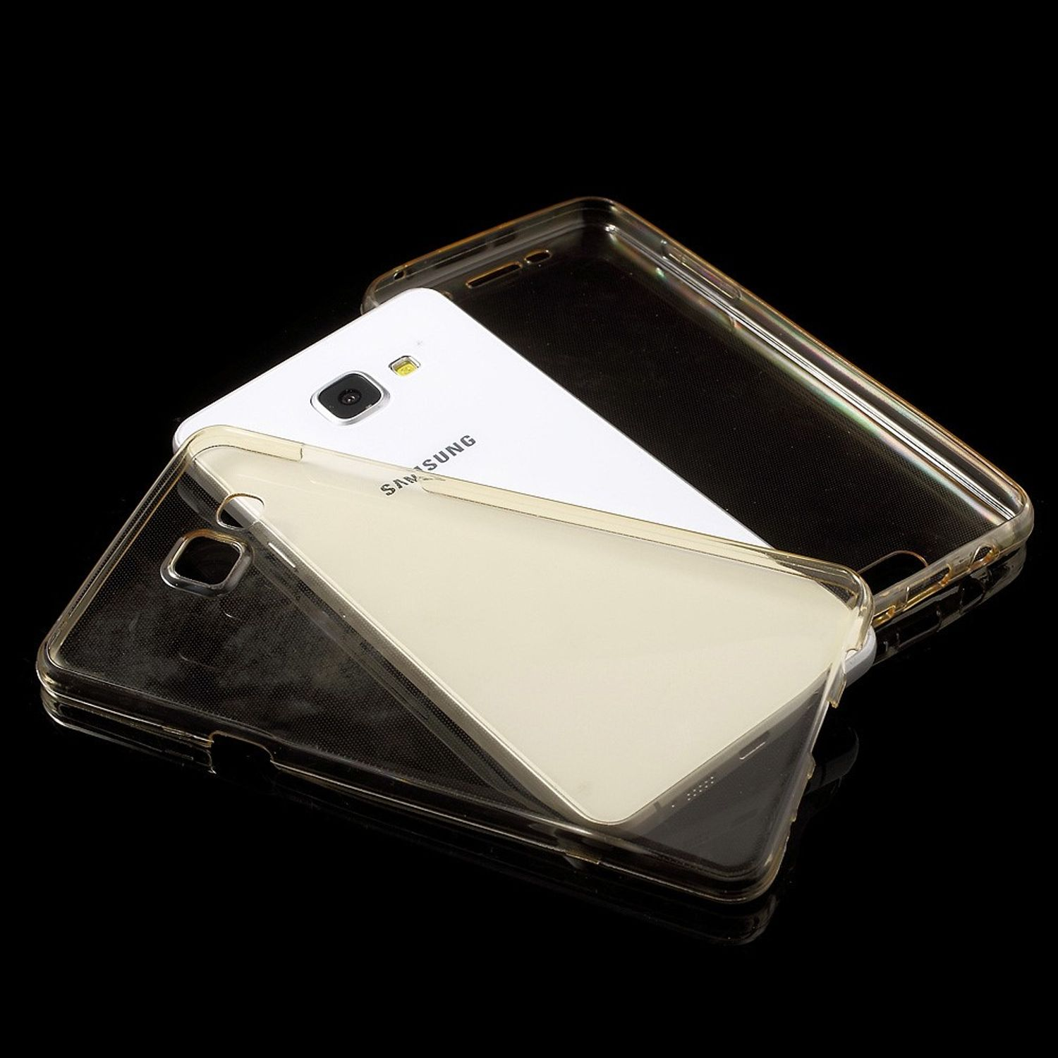 Transparente Handyhülle mit einem weißen Samsung-Telefon darin. Schwarzer Hintergrund.