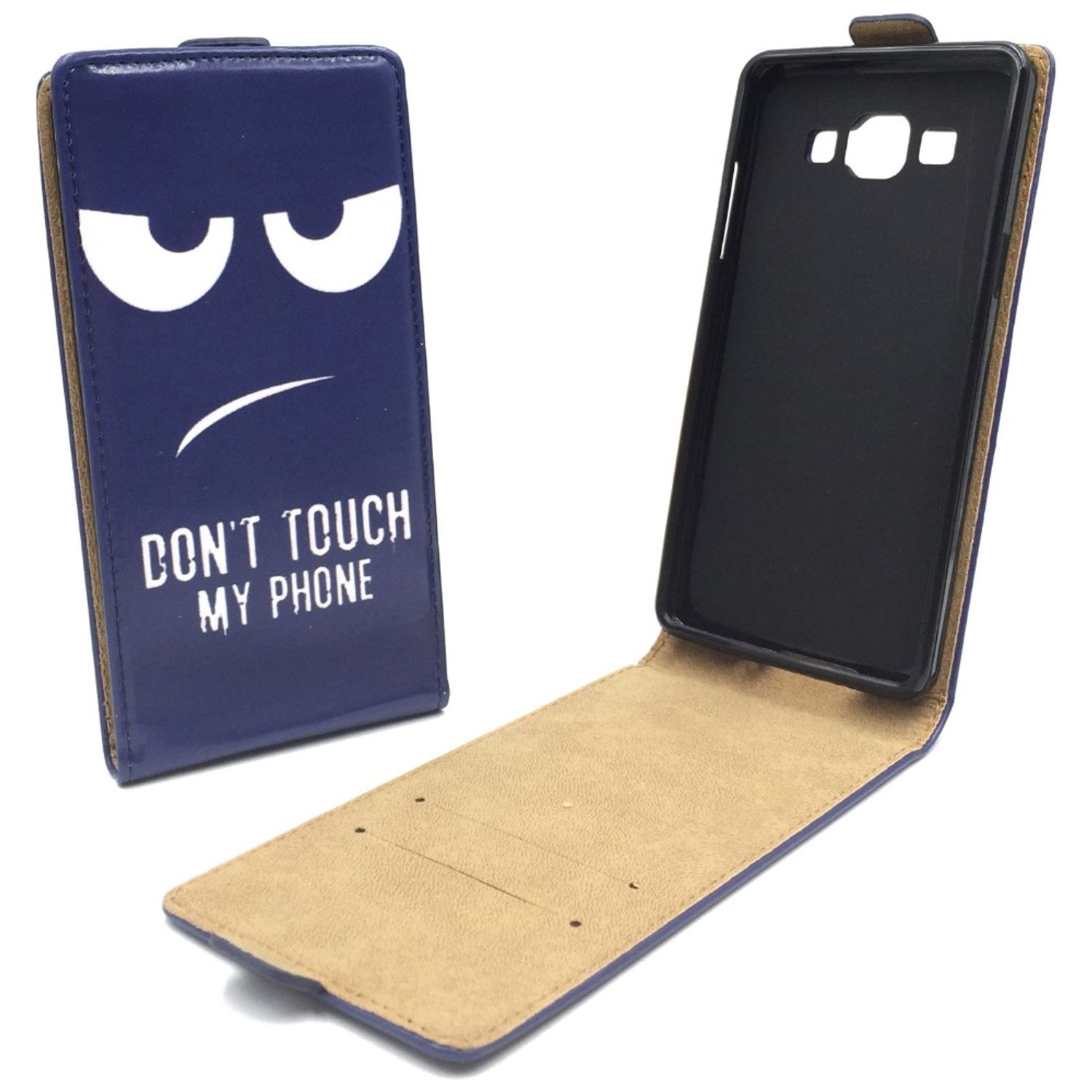 Eine blaue Handyhülle mit Gesicht und der Aufschrift „Don't touch my phone“. Die Hülle ist offen.