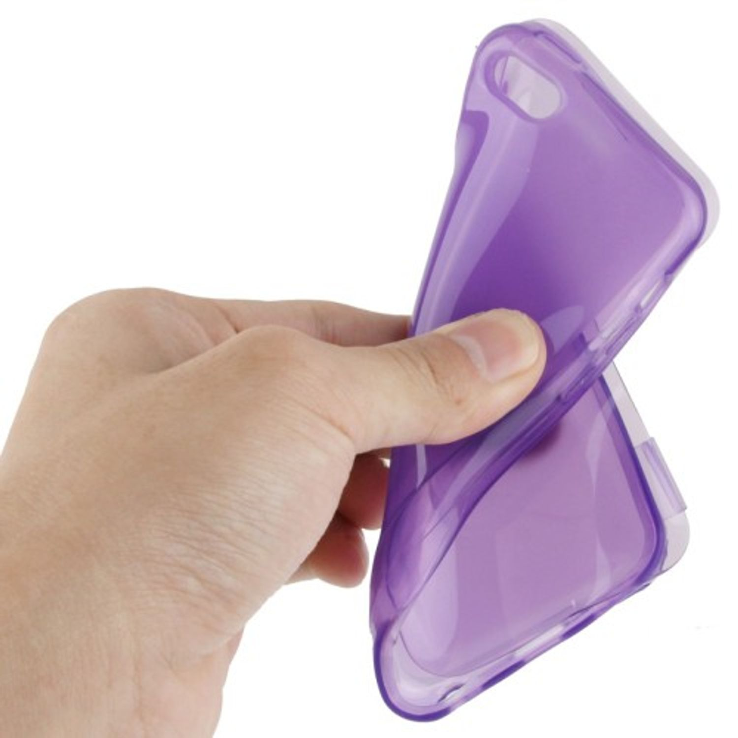 Eine Hand hält eine flexible, transparente lila Handyhülle, leicht gebogen.