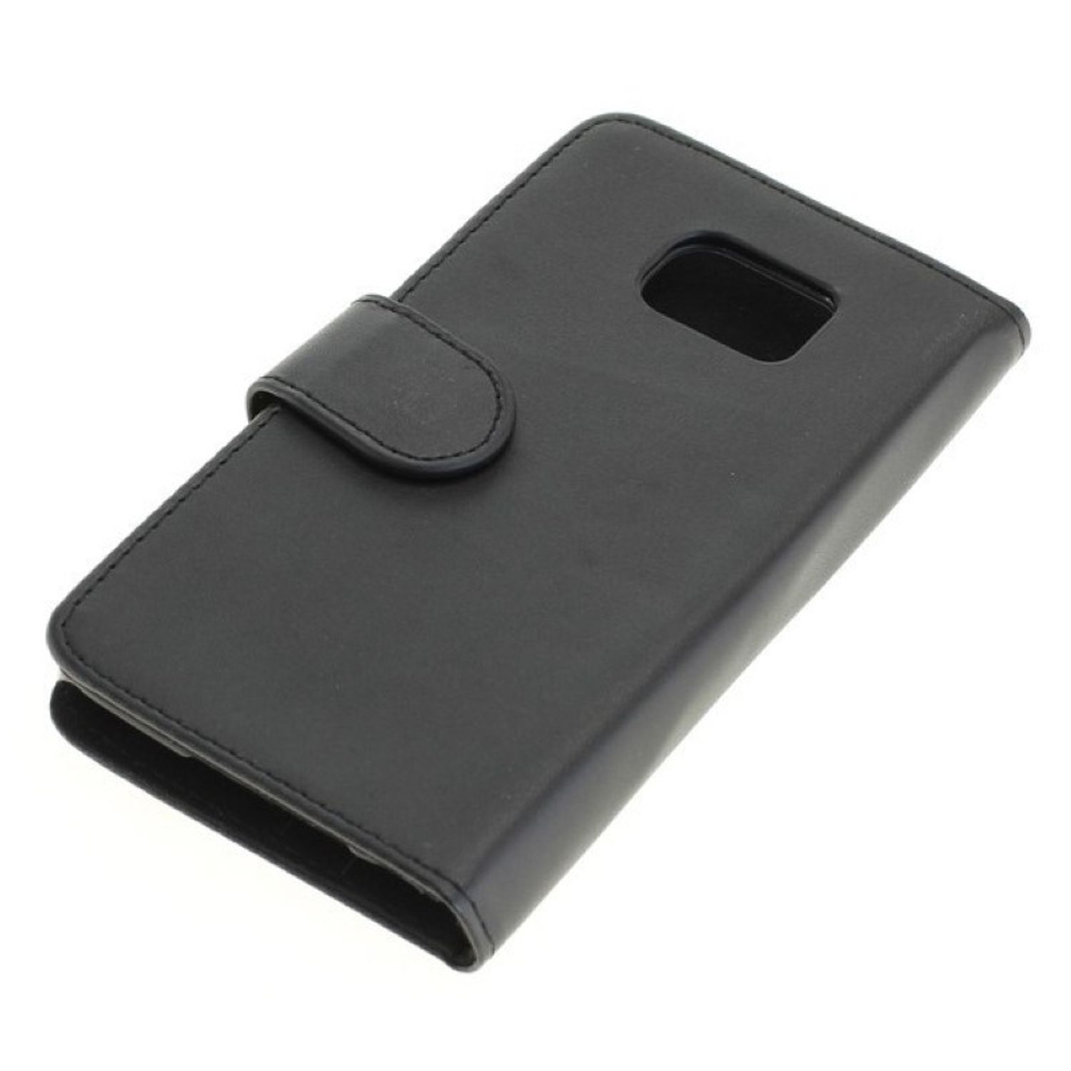 Schwarze Leder-Handyhülle, mit Lasche geschlossen. Weißer Hintergrund.