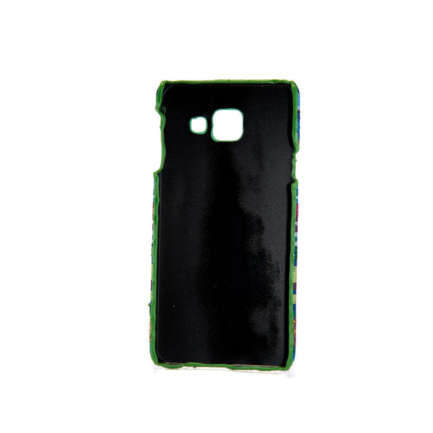 Schwarze Handyhülle mit grüner Einfassung und farbenfrohem Design an den Rändern. Weißer Hintergrund.