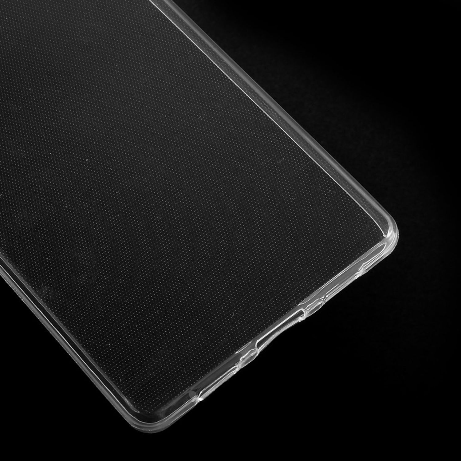Klare, transparente Handyhülle. Schwarzer Hintergrund.