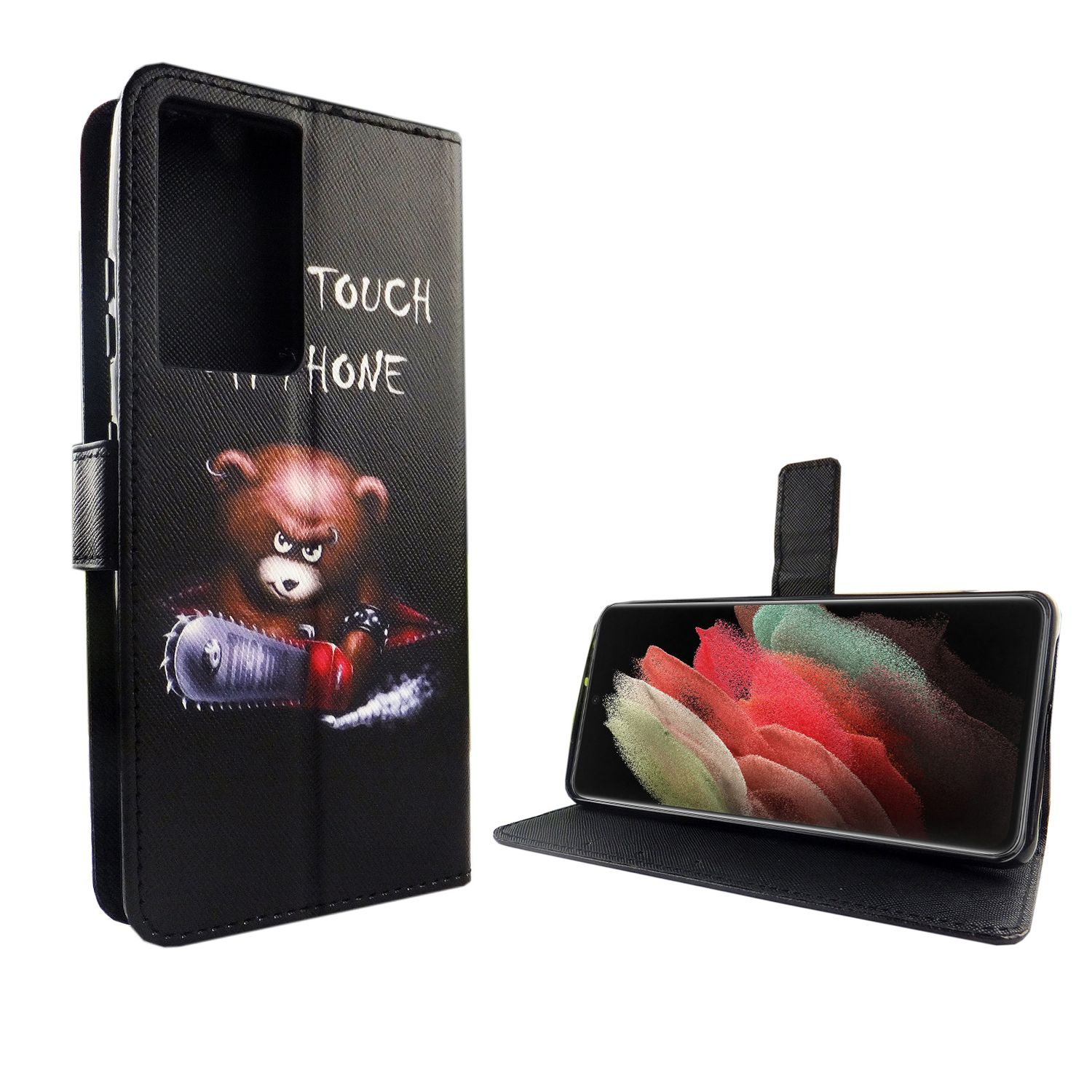 Schwarze Handyhülle mit einem Bären mit Kettensäge. Ein Telefon mit farbenfrohem Bildschirm ist offen.