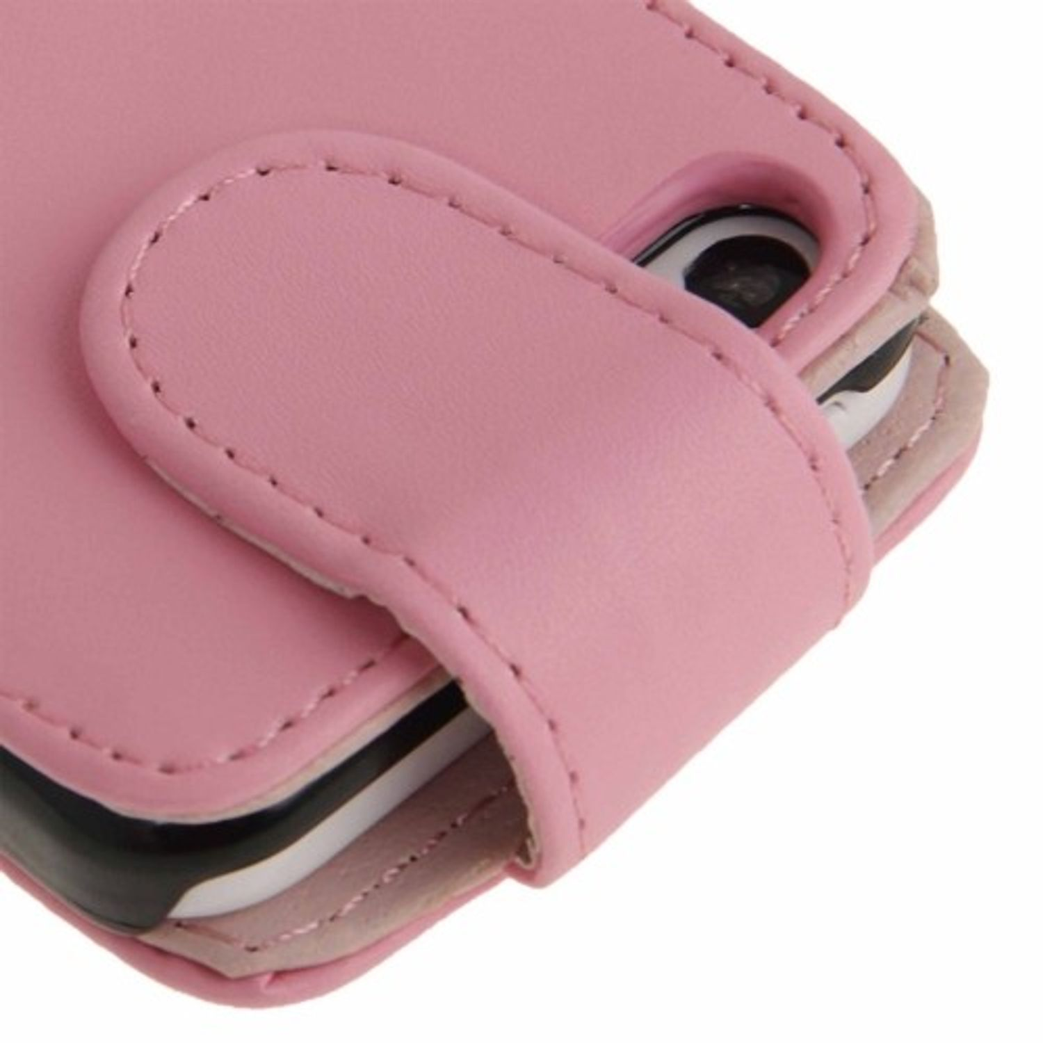 Eine rosa Leder-Handyhülle mit Riemenverschluss. Telefon ist innen.