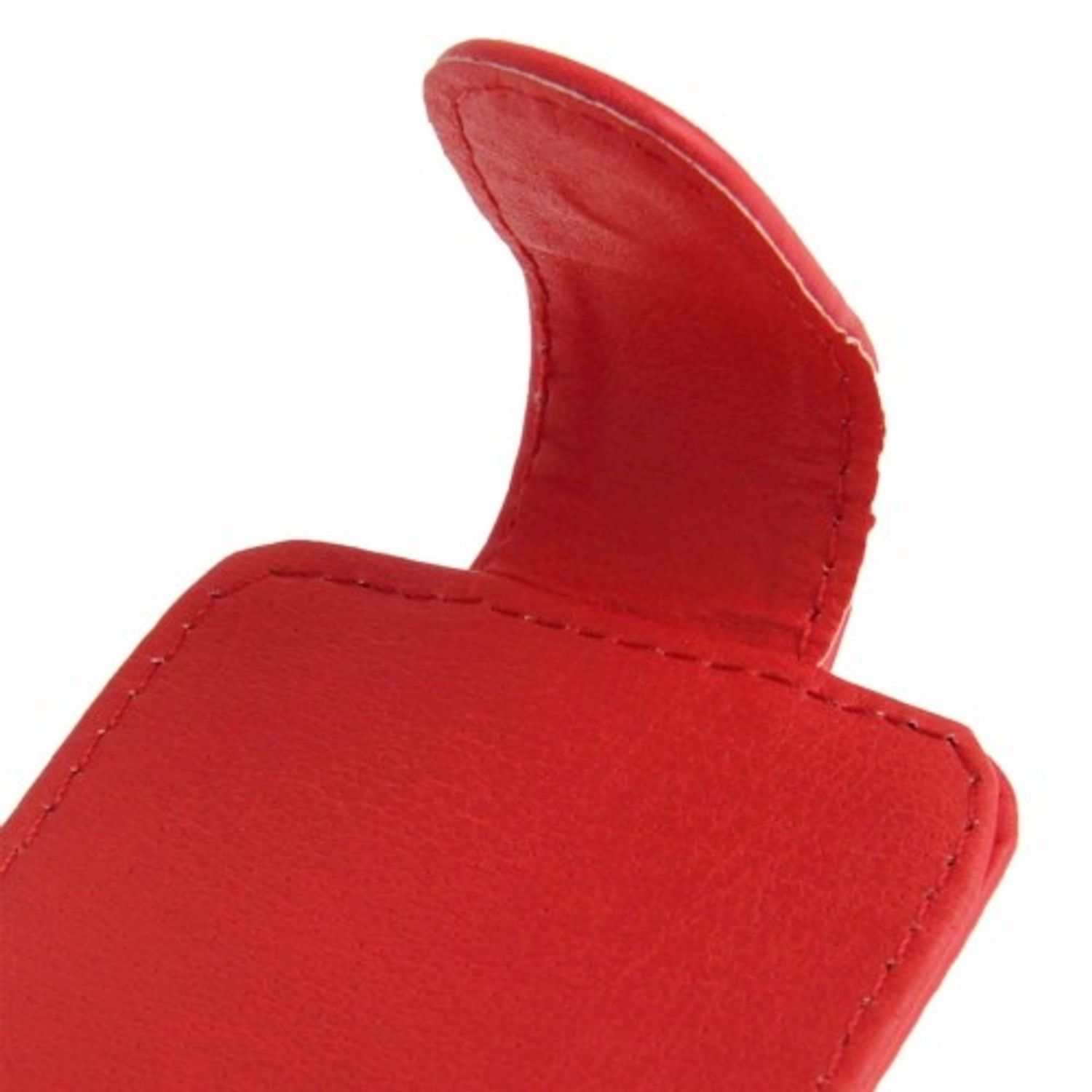 Roter Handyhüllenklappe, Nahaufnahme. Die Klappe ist umgeklappt und genäht.