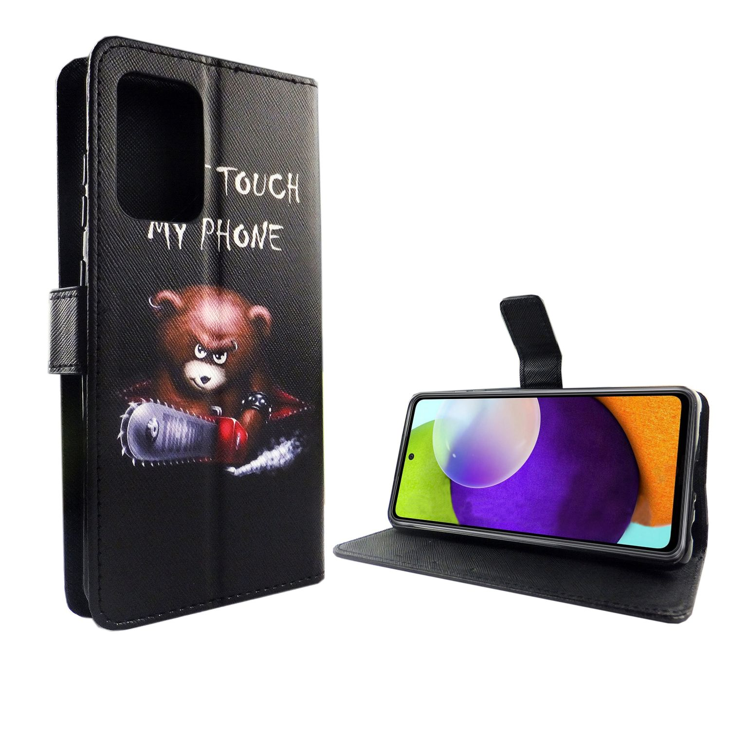 Eine Handyhülle mit einem Bären, der eine Kettensäge hält, und den Worten 'TOUCH MY PHONE'. Das Telefon ist sichtbar.