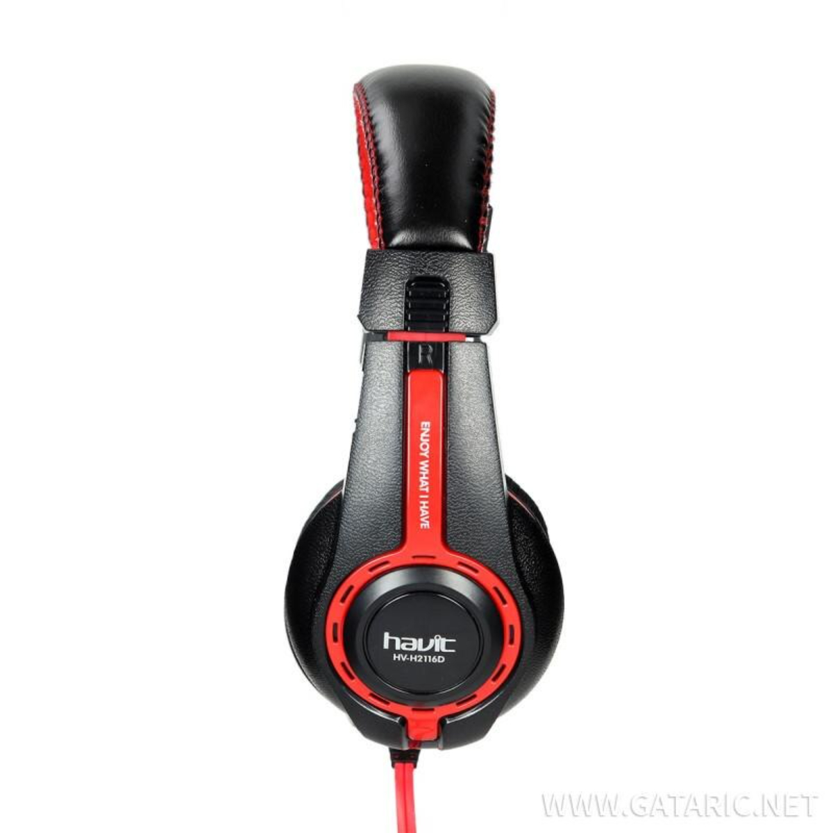 Auriculares negros y rojos con cable rojo. La marca havit es visible.