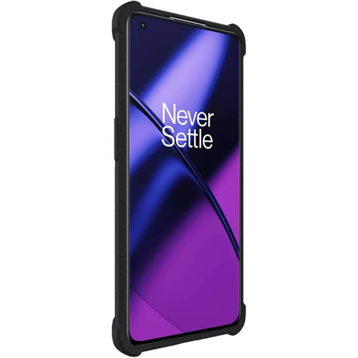 Schwarzes Telefon in einer schwarzen Schutzhülle mit dem Text 'Never Settle' auf dem Bildschirm.