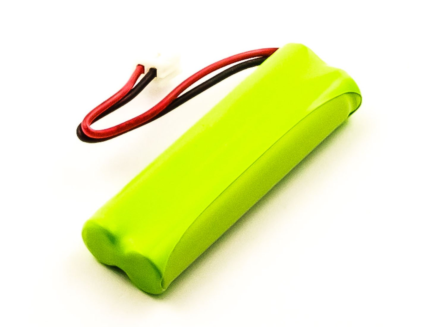 Eine grüne zylindrische Batterie mit roten und schwarzen Drähten und einem weißen Stecker auf weißem Grund.