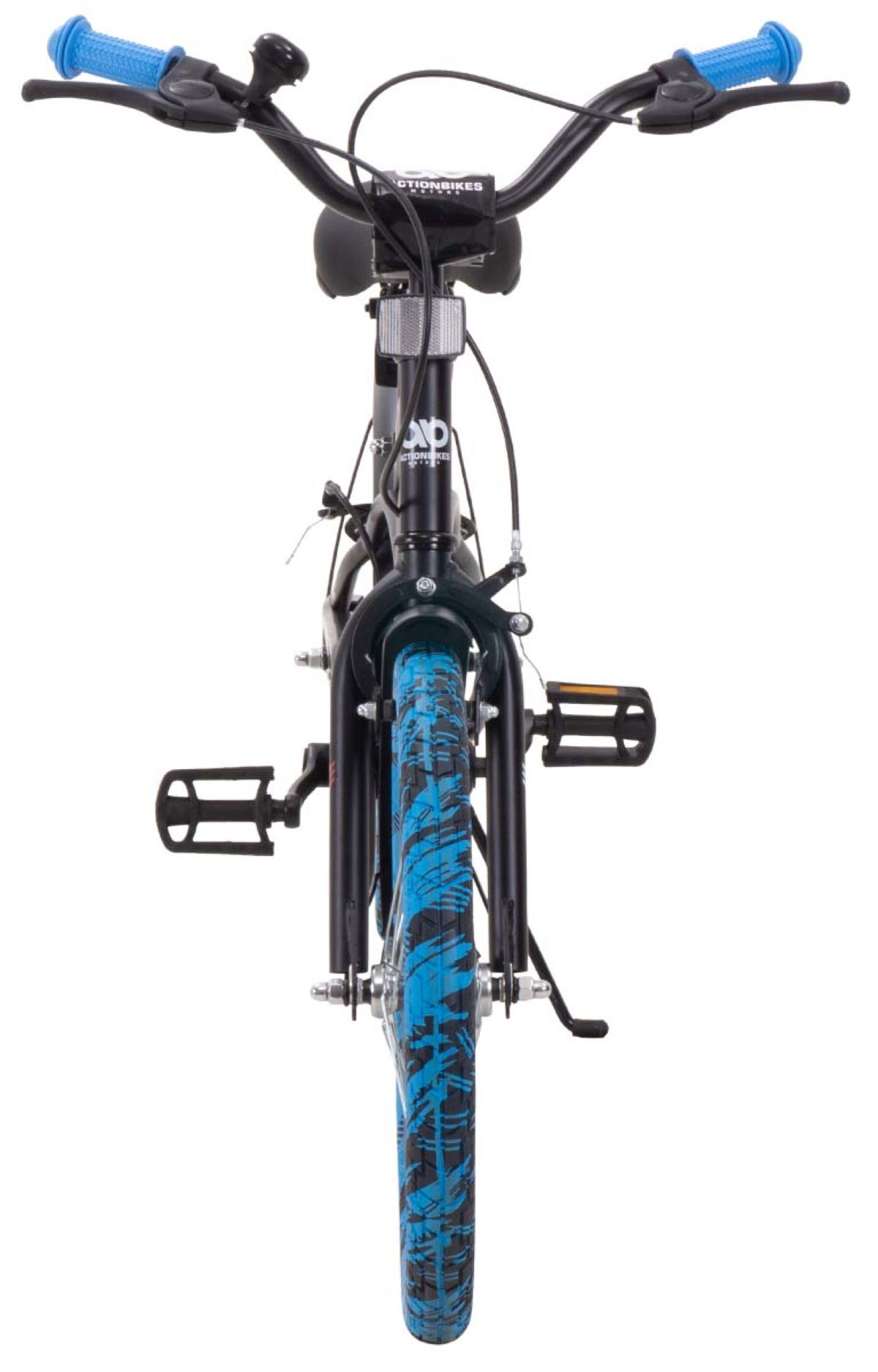 Schwarzes Fahrrad von vorne. Blaue Reifen, schwarzer Rahmen, blaue Lenkstange.
