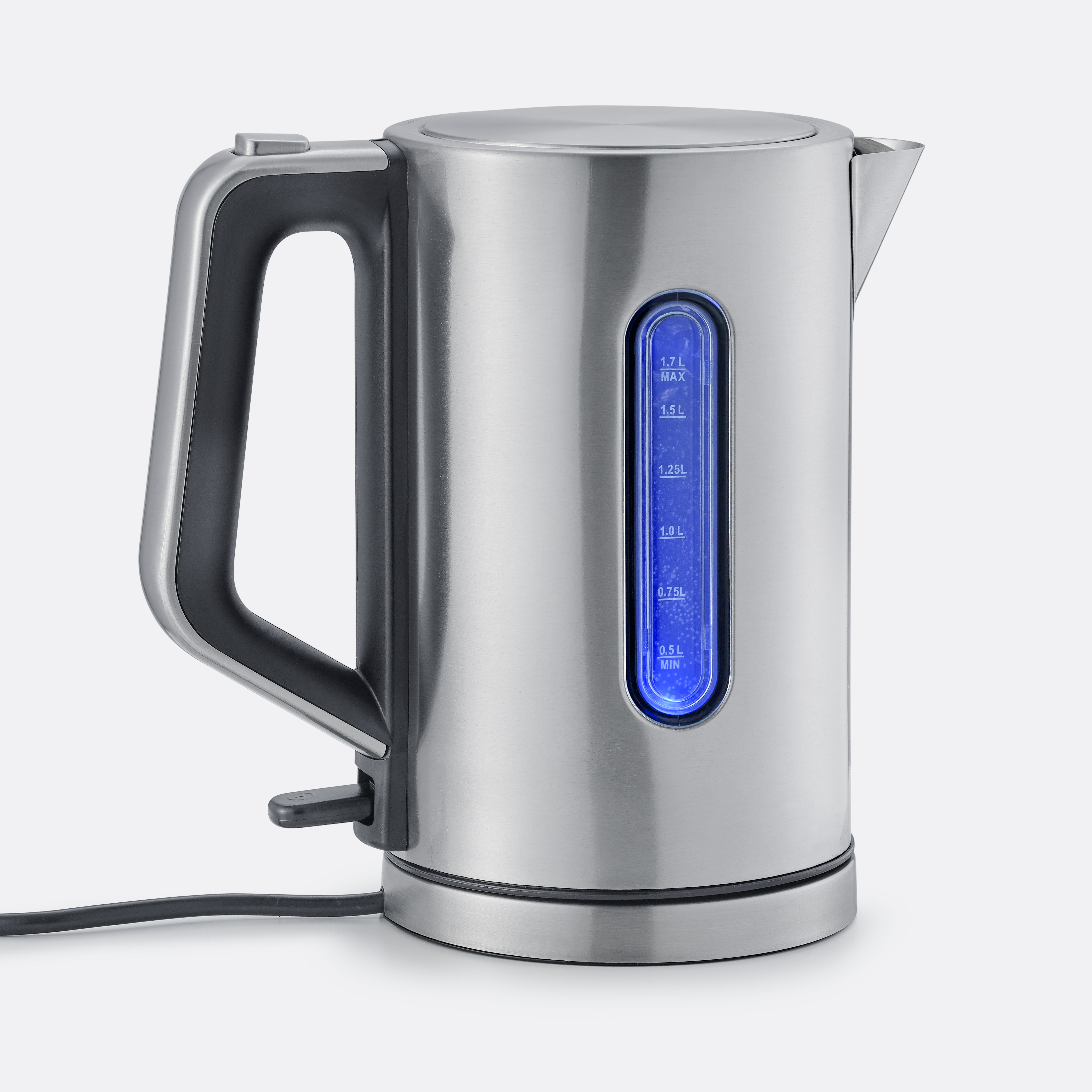 Czajnik elektryczny ze stali nierdzewnej z niebieskim oświetleniem. Czarny uchwyt i przewód.