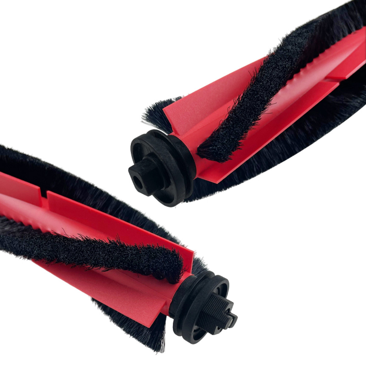 Dwie czerwono-czarne szczotki do odkurzacza, kątowo na białym tle.