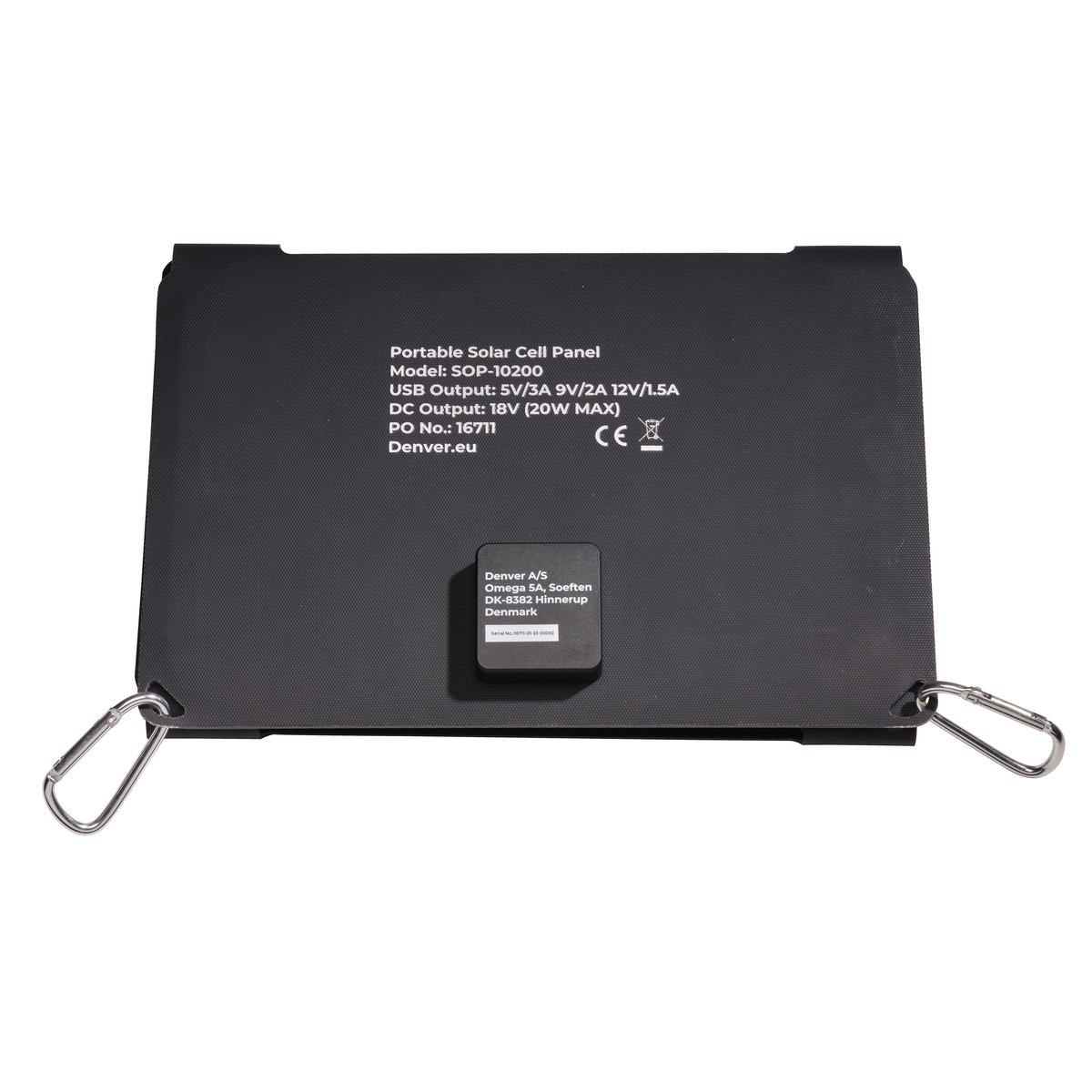 Czarny przenośny panel słoneczny z dwoma karabińczykami i informacjami o produkcie.