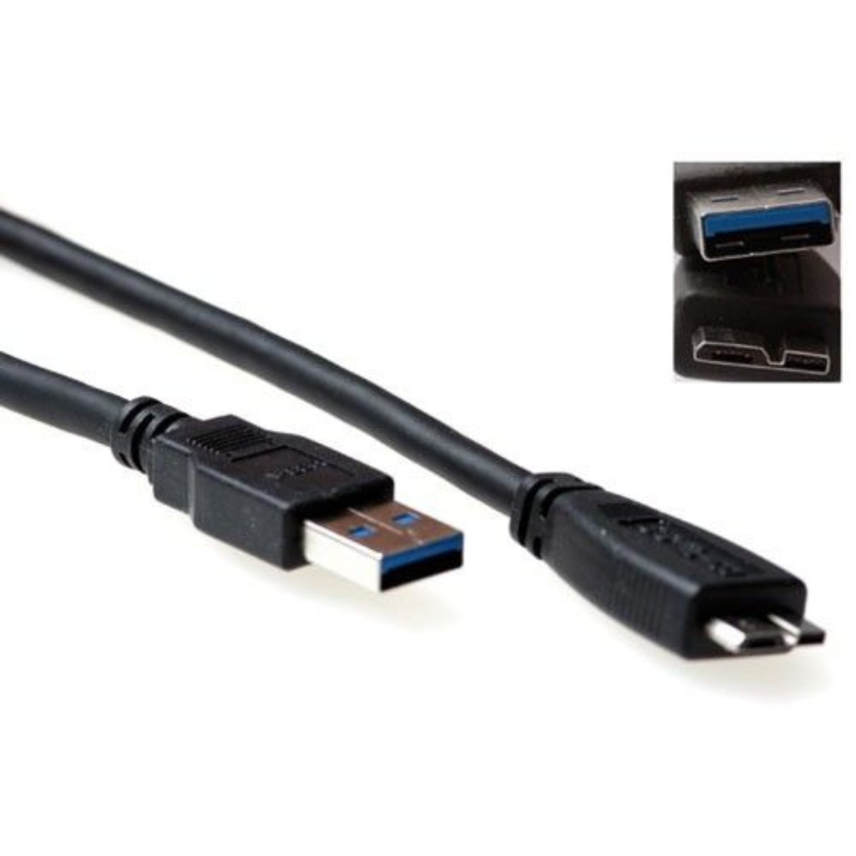 Zwarte USB-kabel met een USB-A en een micro-USB connector, met een witte achtergrond.