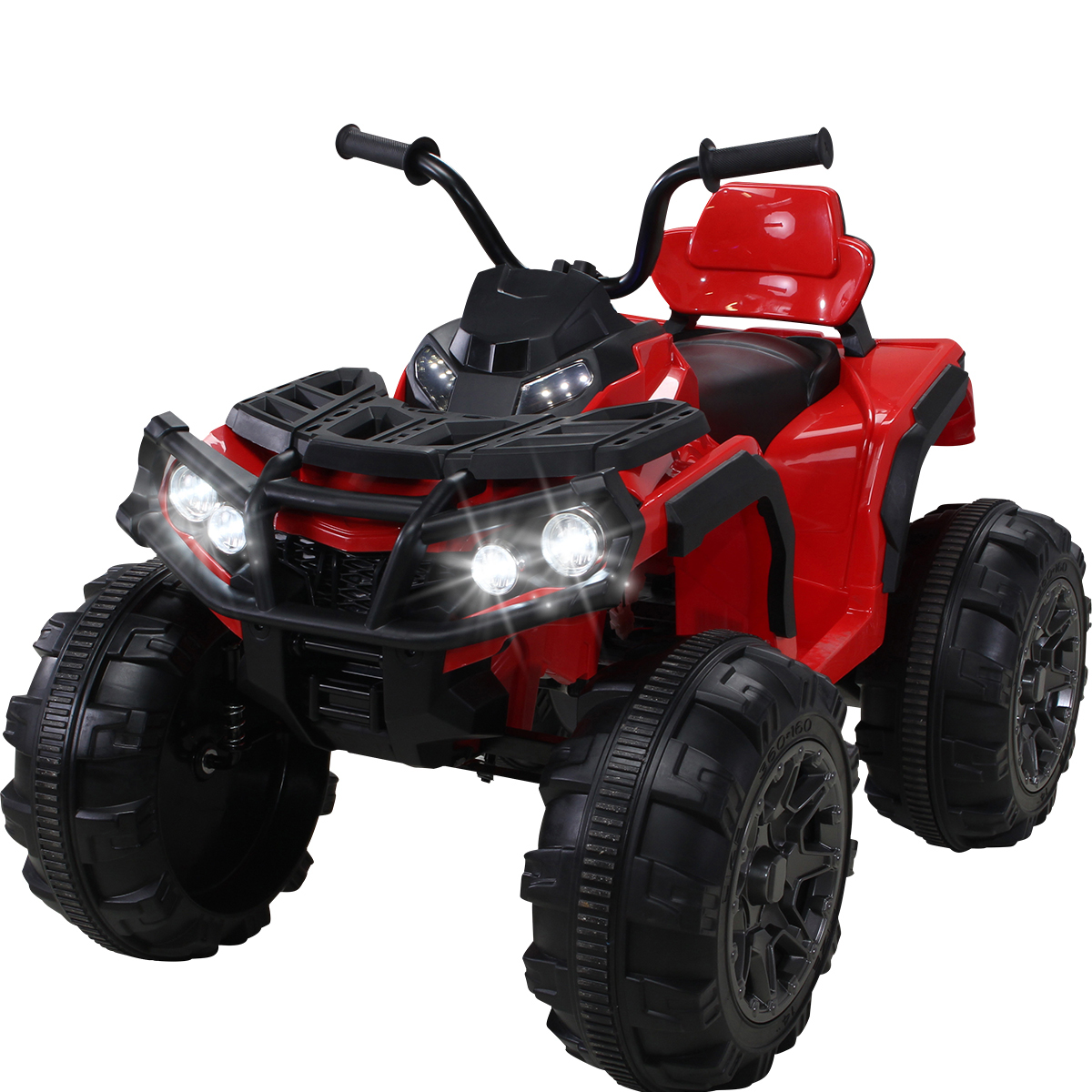 Rotes Spielzeug-ATV mit eingeschalteten Scheinwerfern. Es hat vier Räder und einen schwarzen Lenker. Die Räder sind schwarz.
