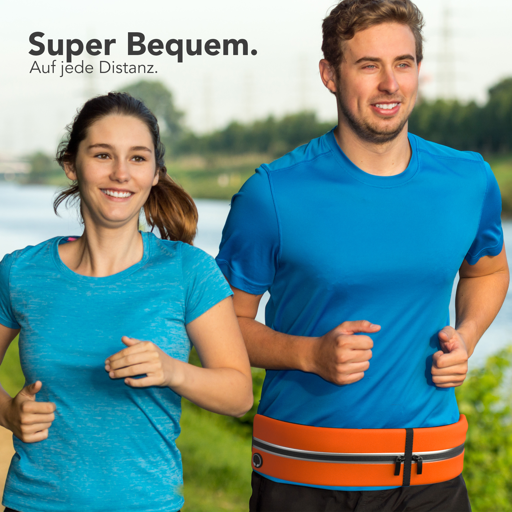 Zwei Personen joggen. Sie tragen Sportkleidung und einen Laufgürtel.