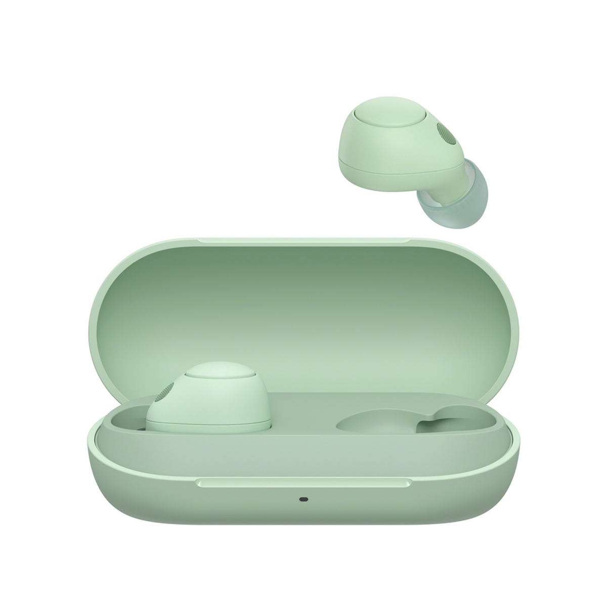 Auriculares verdes en un estuche de carga, un auricular fuera del estuche, sobre fondo blanco.