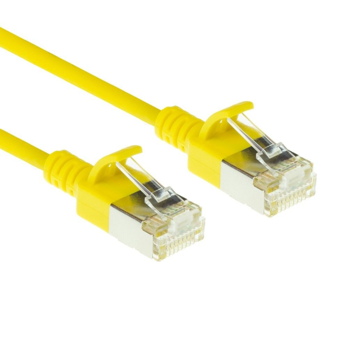 Zwei gelbe Netzwerkkabel mit transparenten Steckern auf weißem Hintergrund.