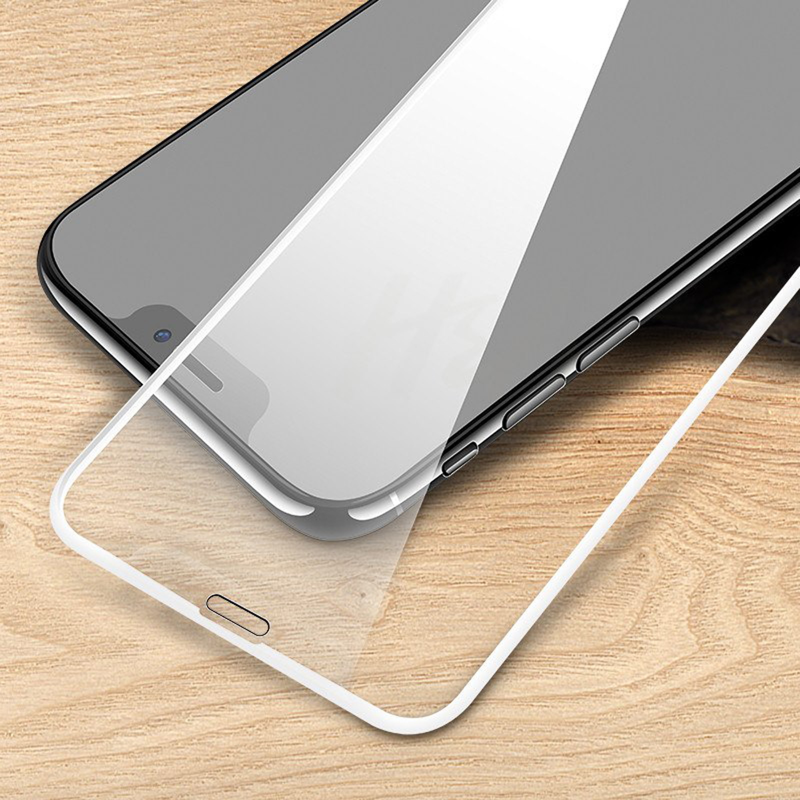 Ein Telefon mit Displayschutz, der Schutz ist weiß und transparent, platziert auf einer Holzoberfläche.