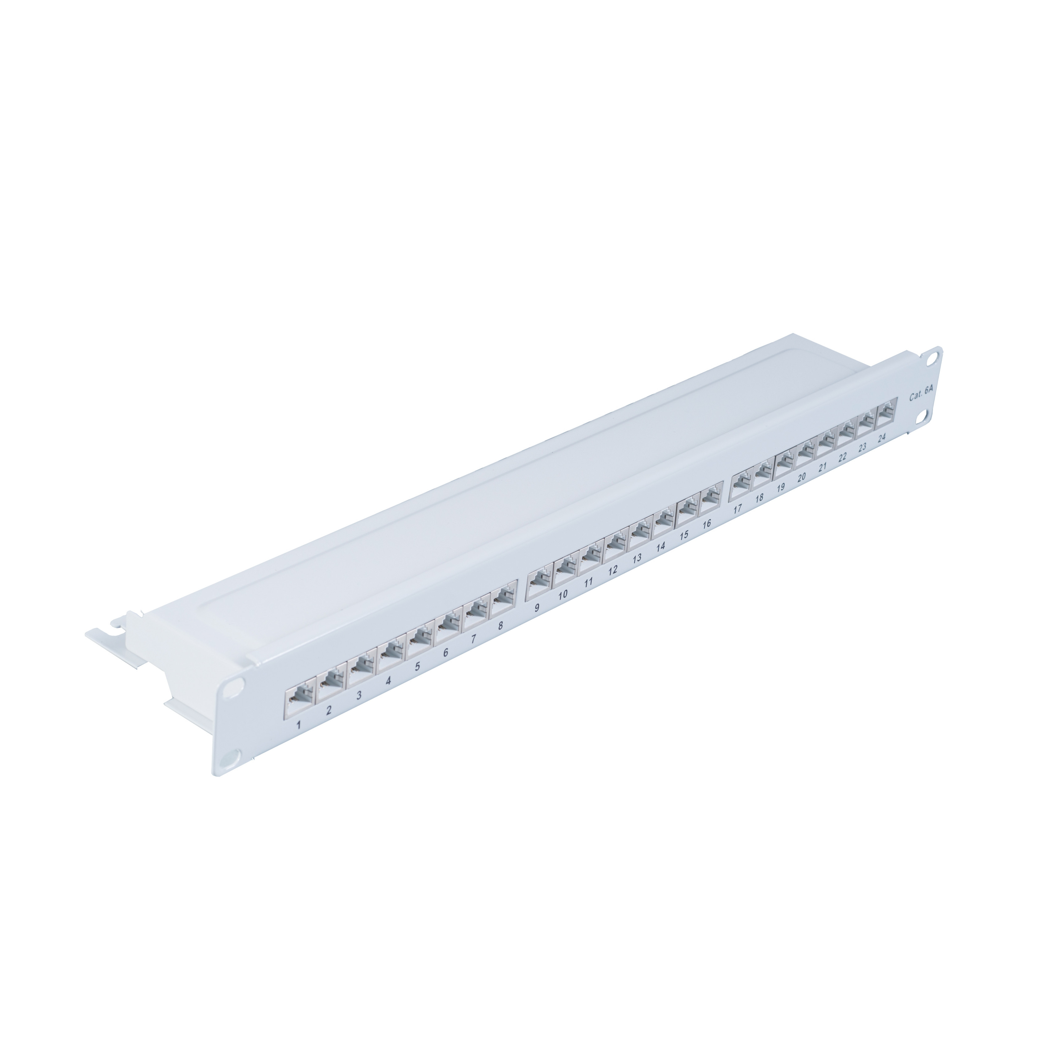 Weißes Netzwerk-Patchpanel mit mehreren RJ45-Anschlüssen, mit Nummern beschriftet.