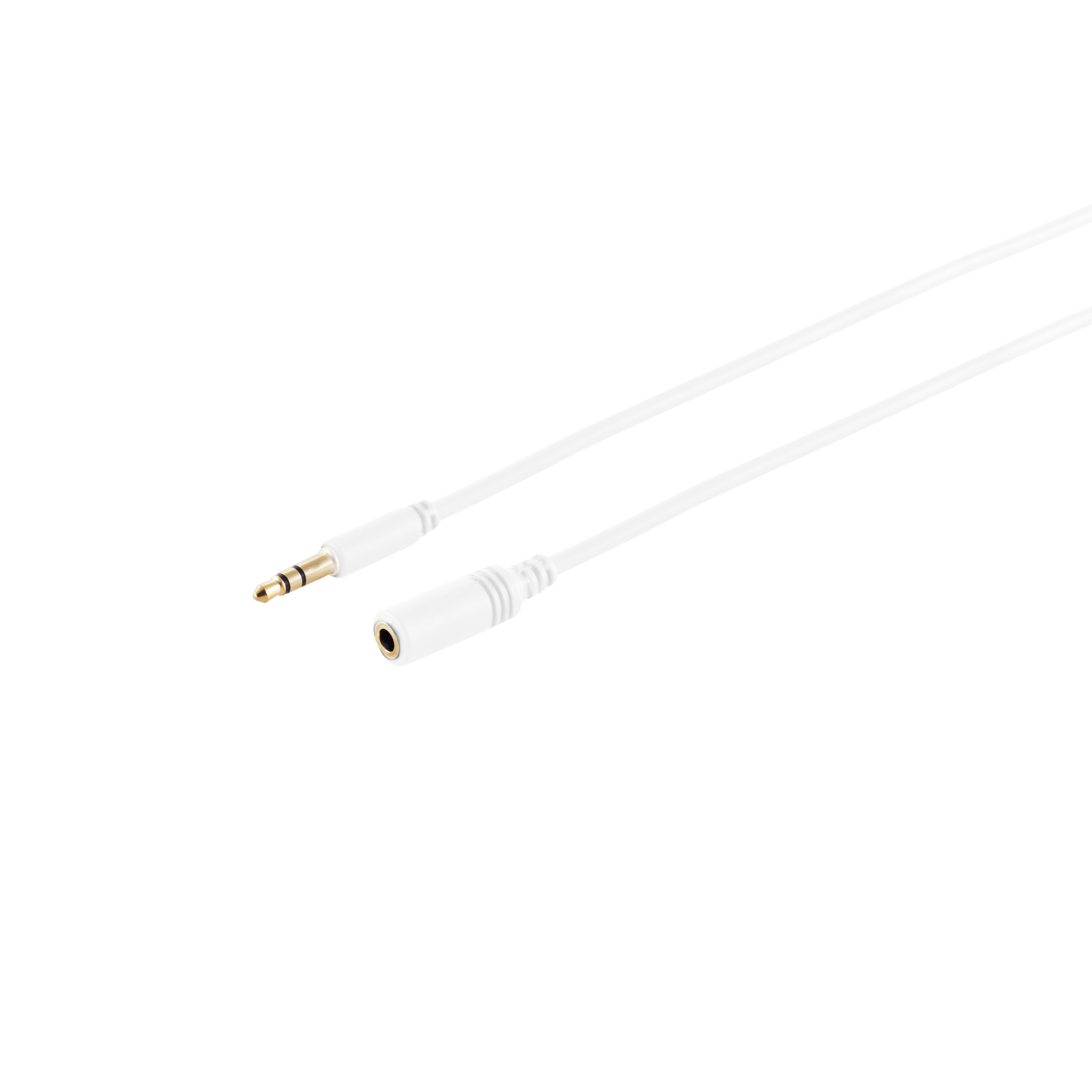 Weißes Audiokabel mit 3,5-mm-Klinke und Buchse, auf weißem Hintergrund.