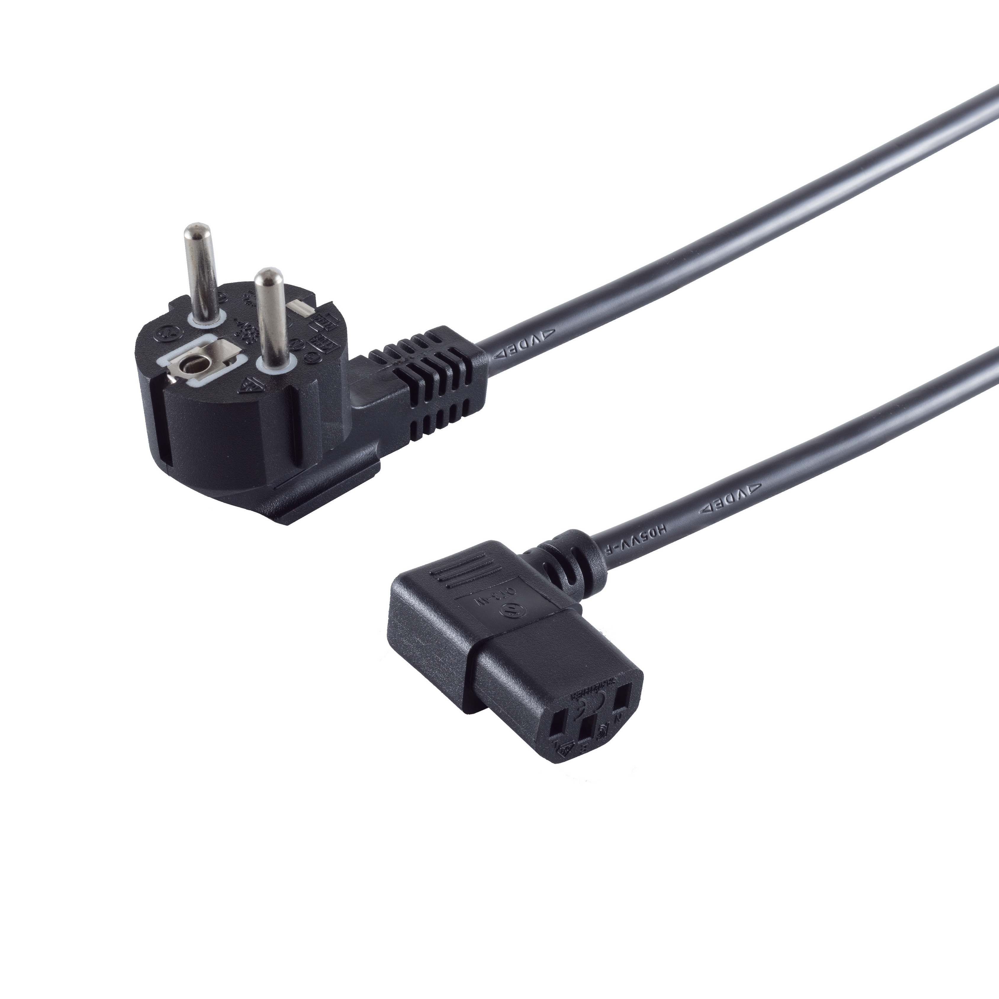 Schwarzes Netzkabel mit europäischem Stecker und abgewinkeltem Anschluss. Das Kabel liegt auf weißem Grund.