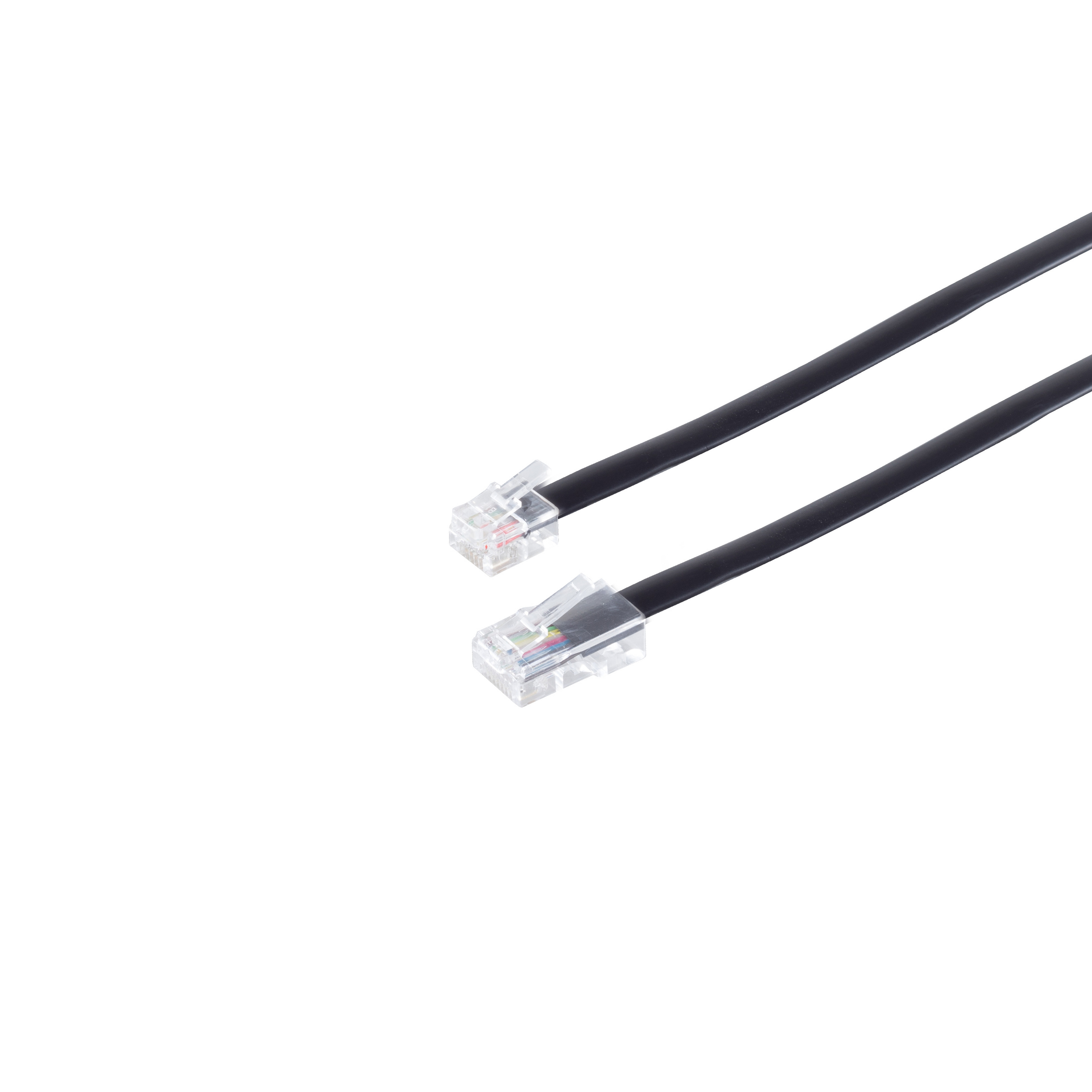 Zwei schwarze Netzwerkkabel mit transparenten RJ45-Steckern, auf weißem Hintergrund.