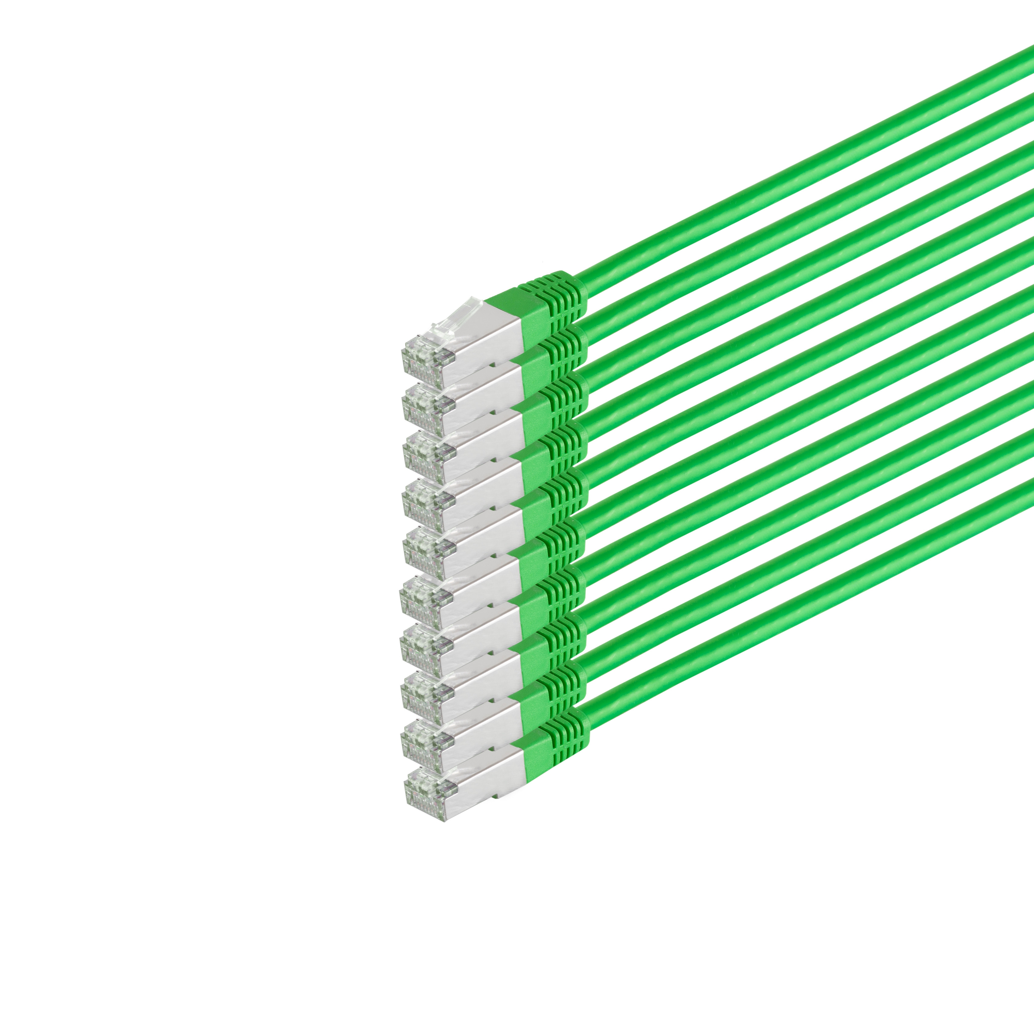 Bündel grüner Ethernet-Kabel. RJ45-Anschlüsse sind sichtbar. Weißer Hintergrund.