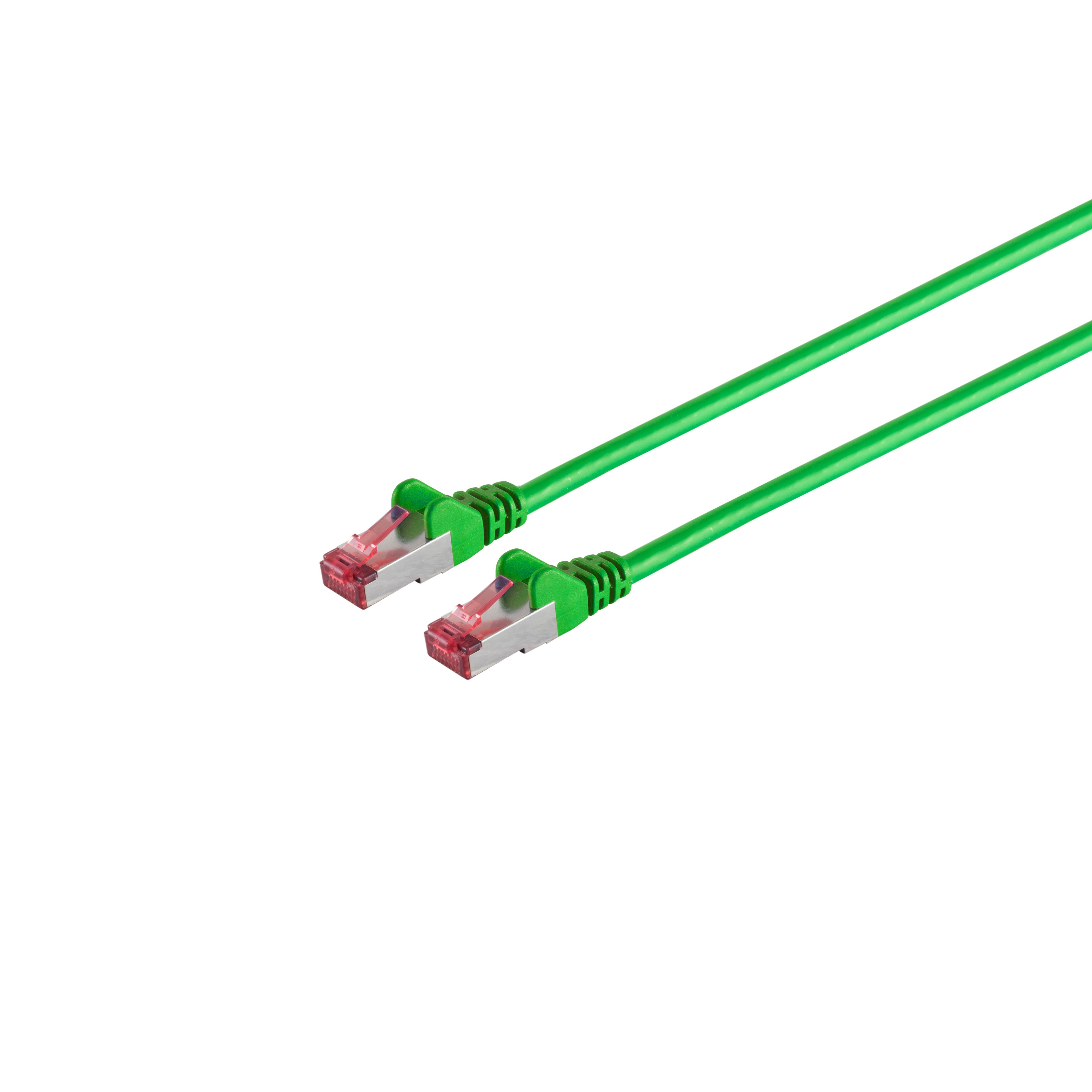 Zwei grüne Netzwerkkabel mit roten Steckern auf weißem Hintergrund.